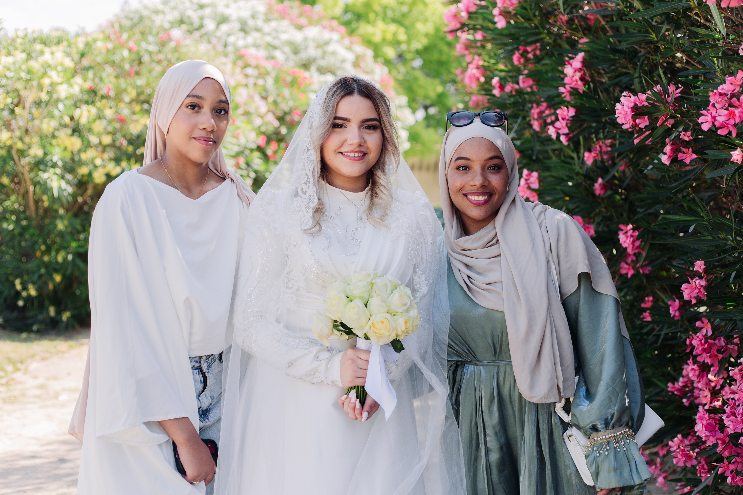 Yassine et Sahra. Studio photo « Partage ton bonheur » – Photographe famille près de Châtellerault, Poitiers et Tours