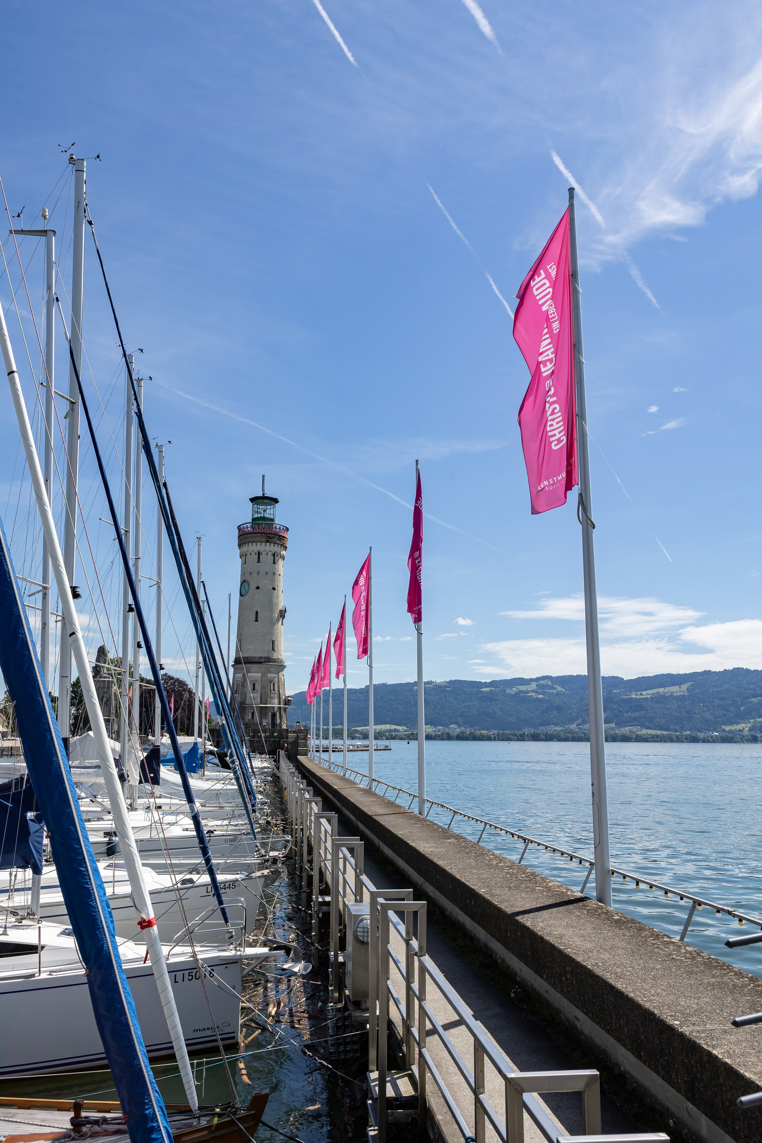 <img src="bild1.jpg" alt="Lindau Insel Fotografie kaufen"><img src="bild2.jpg" alt="Lindau Bodensee Bilder"><img src="bild3.jpg" alt="Lindau Altstadt Fotos kaufen"><img src="bild4.jpg" alt="Lindau Hafen Fotodruck"><img src="bild5.jpg" alt="Lindau Uferpromenade Wandbilder"><img src="bild6.jpg" alt="Lindau Kunstfotografie kaufen"><img src="bild7.jpg" alt="Lindau Leuchtturm und Löwe Bilder"><img src="bild8.jpg" alt="Lindau Innenstadt schöne Bilder"><img src="bild9.jpg" alt="Lindau Landschaftsfotografie kaufen"><img src="bild10.jpg" alt="Lindau Bodensee Fotos als Deko">