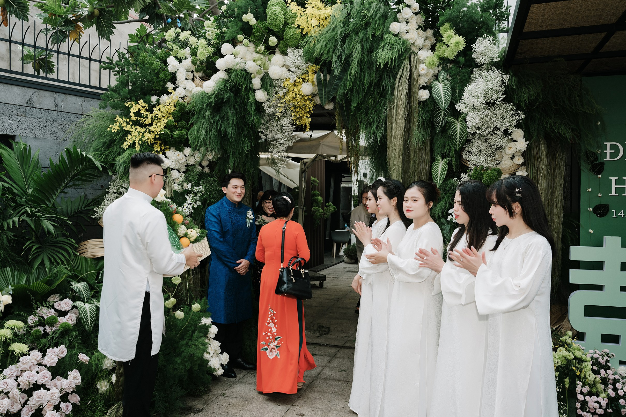 Engagement | NHI + LUAN & LINH + QUY. Saigon Wedding Present | Art Beyond Moments