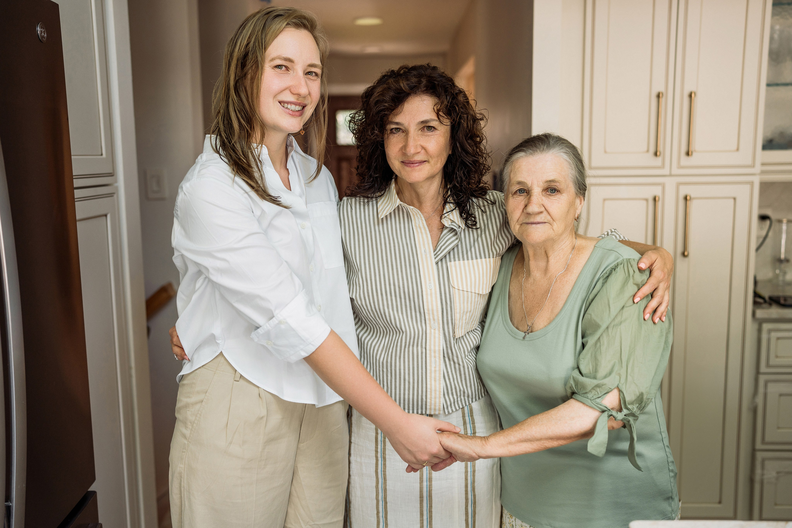 Big happy family. At home. Wedding and family photographer and videographer PA, NJ, NY, DE, MD