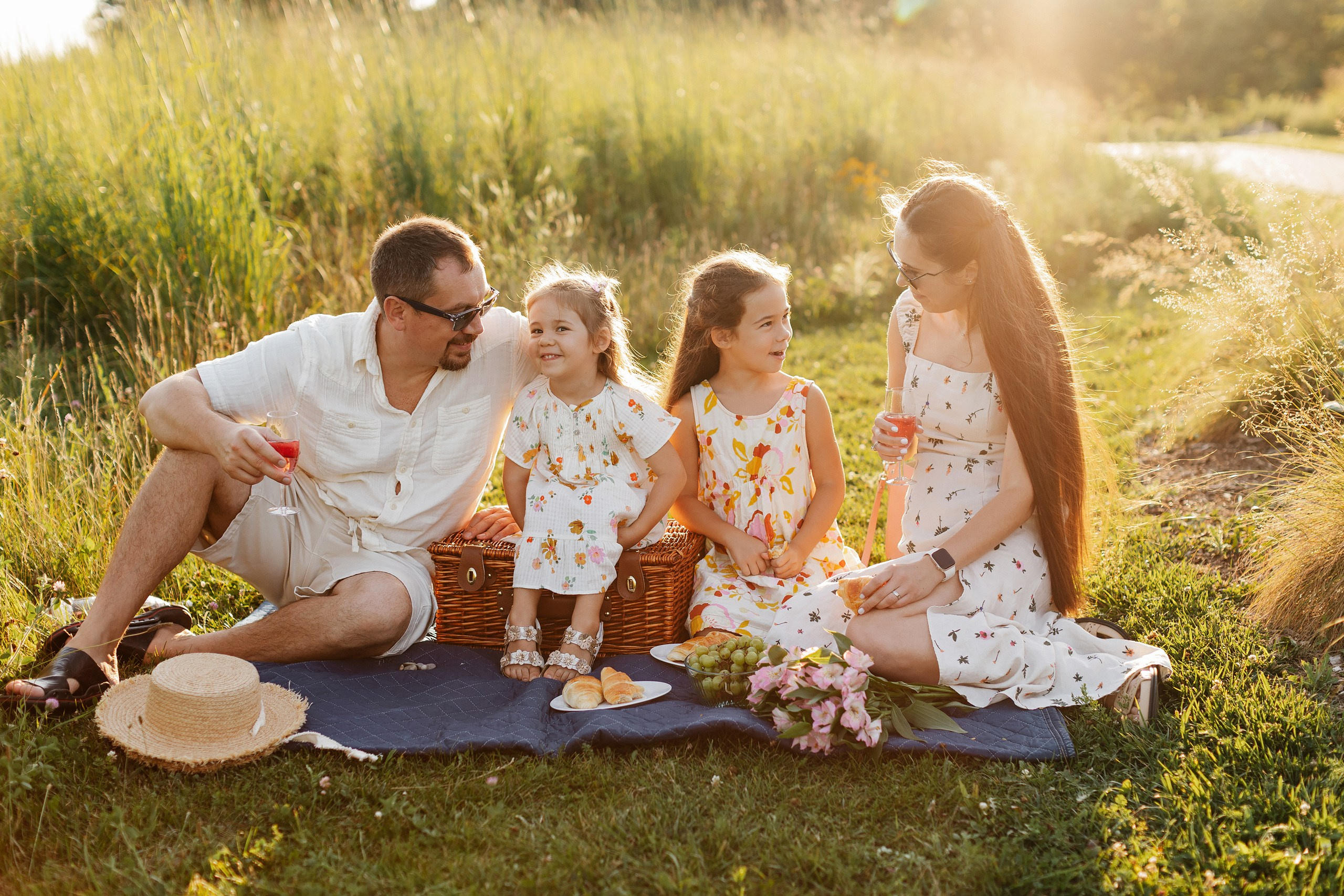 08.17.25 Family Photoshoot. Wedding family event photographer in Chicago Nick Yushevich