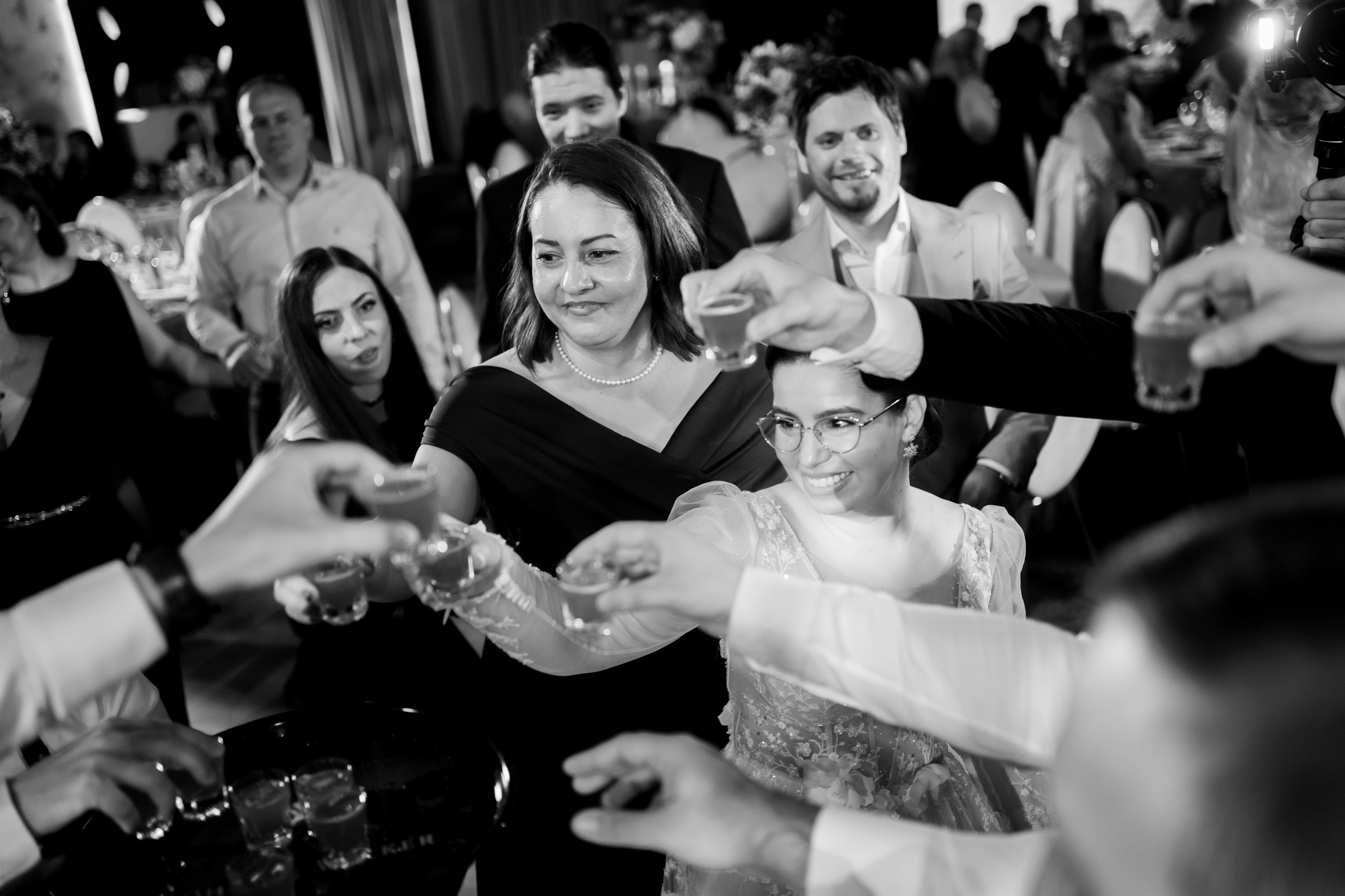 PARTY. Gabriel Florea — Fotograf nuntă București