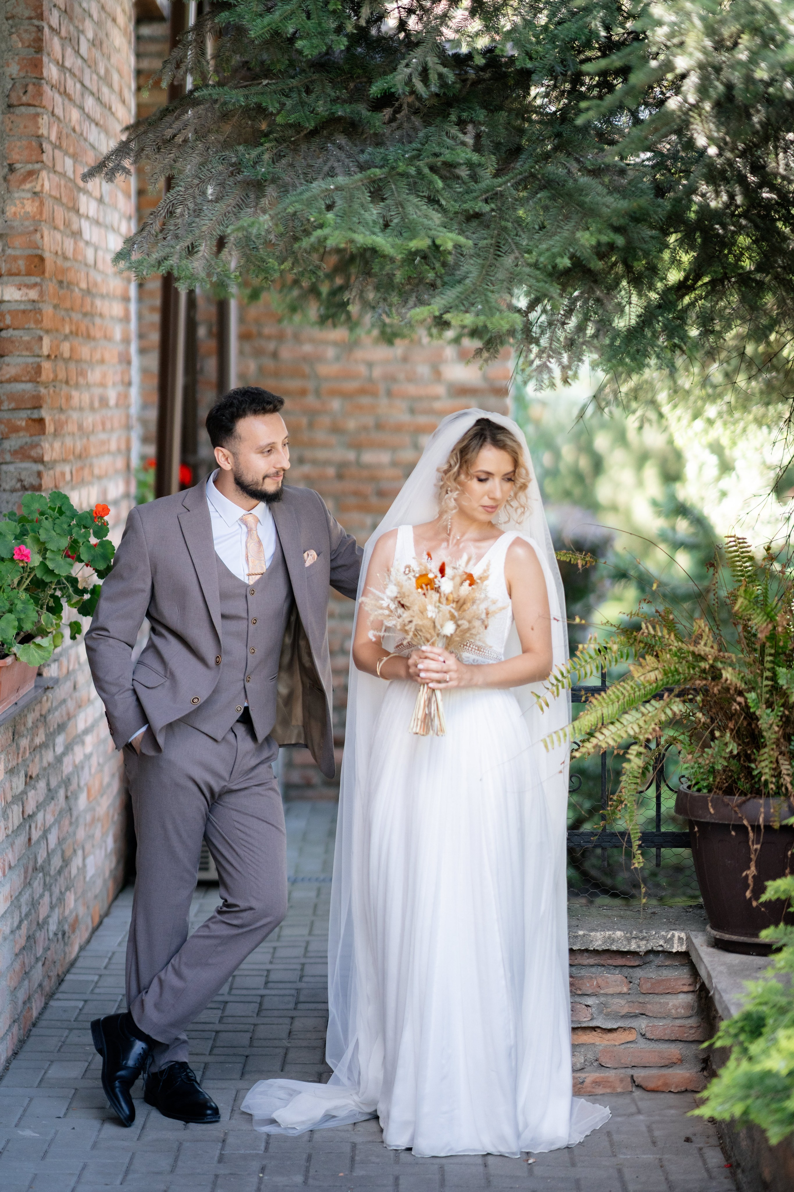Octavia & Theo. Destination Wedding Photographer Alex Pasarelu