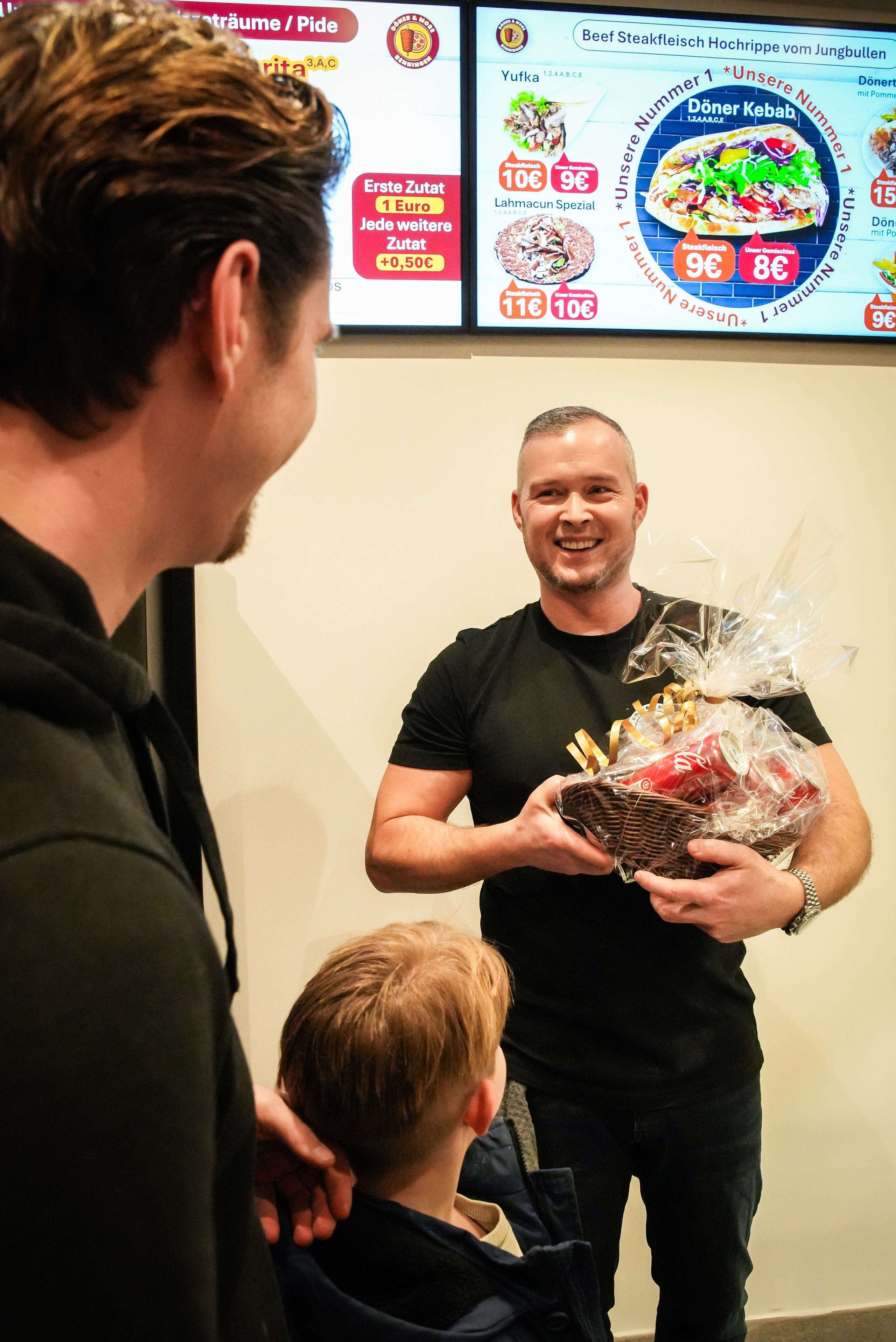 „Eröffnung-Dönerladen“. Fotografin Yuliia Turinina in Stuttgart