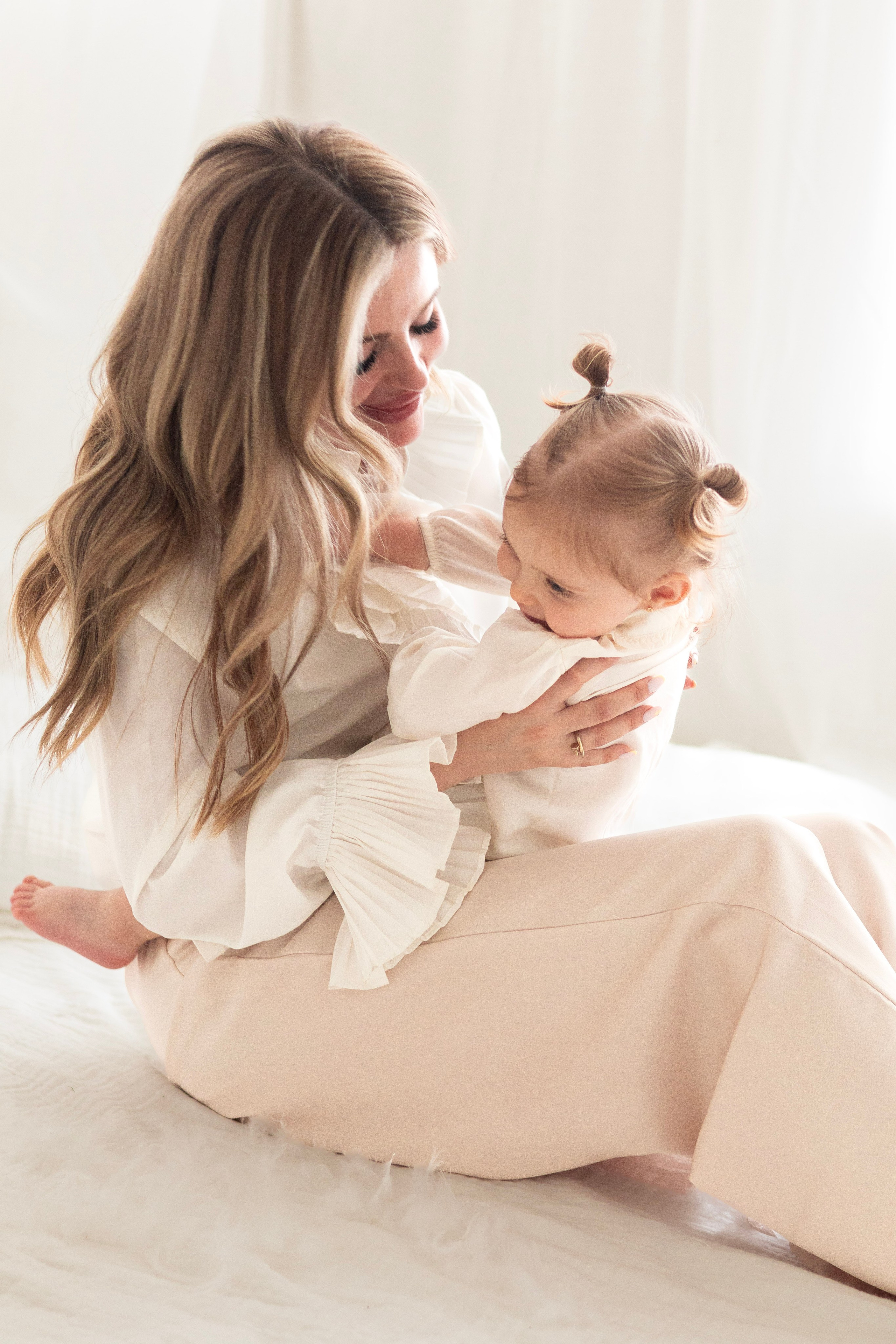 Mommy & me: Valerie & Stella. Zwangerschapsfotografie, newborn, gezinnen, branding, liefde én geboortefotografie