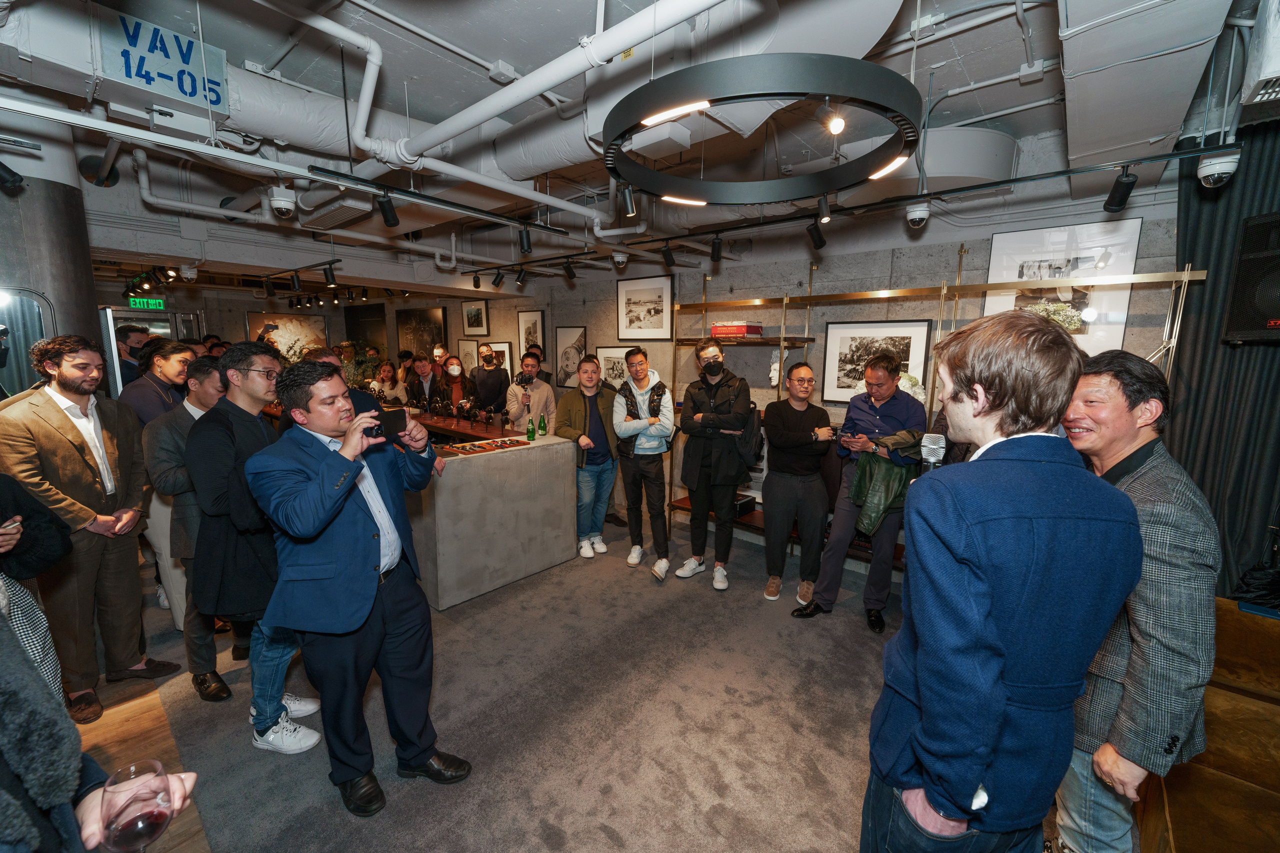 WATCHBOX. ФОТОГРАФ В ГОНКОНГЕ (СВАДЬБЫ, FASHION, СЕМЕЙНЫЕ, МЕРОПРИЯТИЯ, ФОТОПРОГУЛКИ)