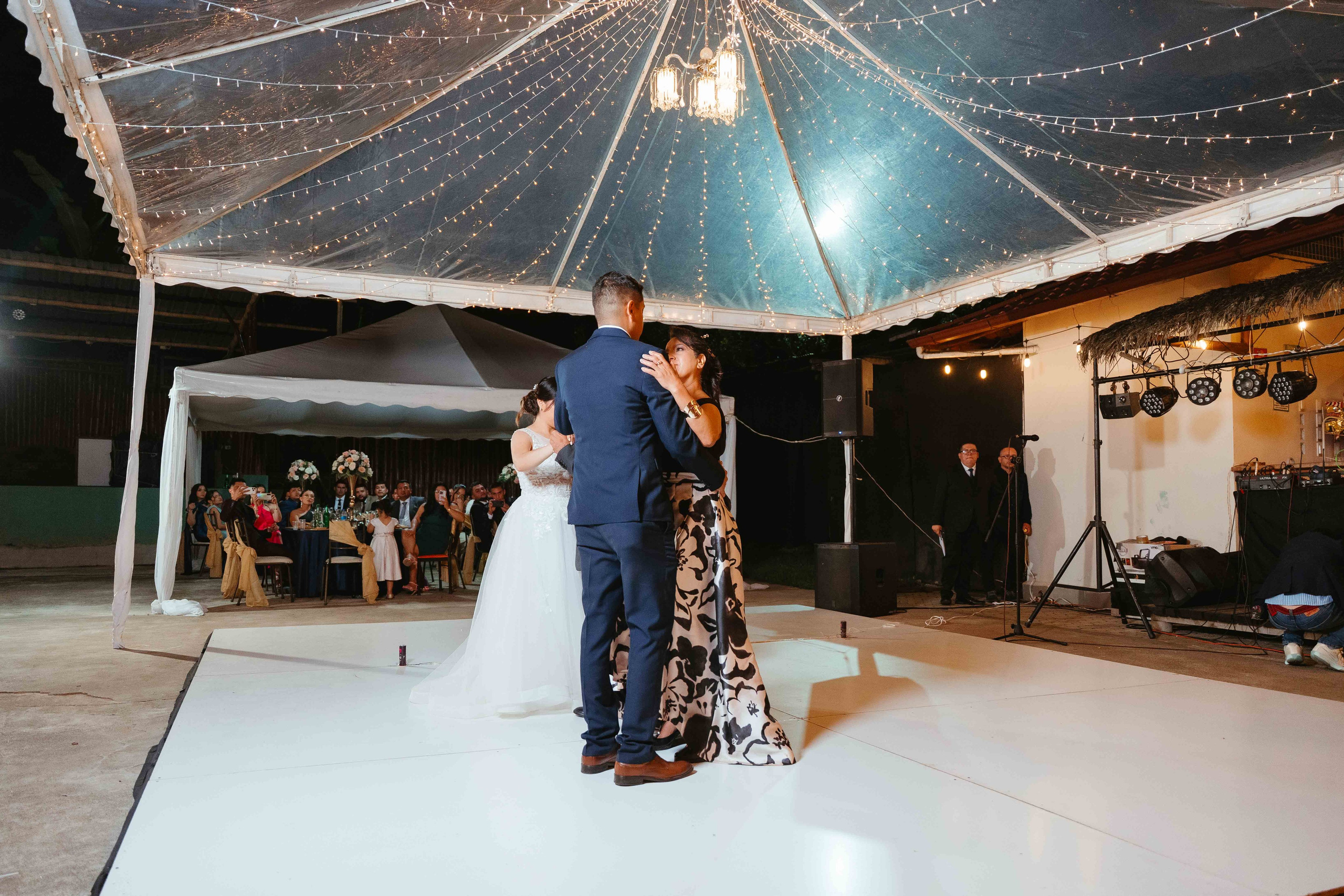 Jennifer y Vladimir. Fotógrafo de bodas en Loja Ecuador | Piero Alvarez PH