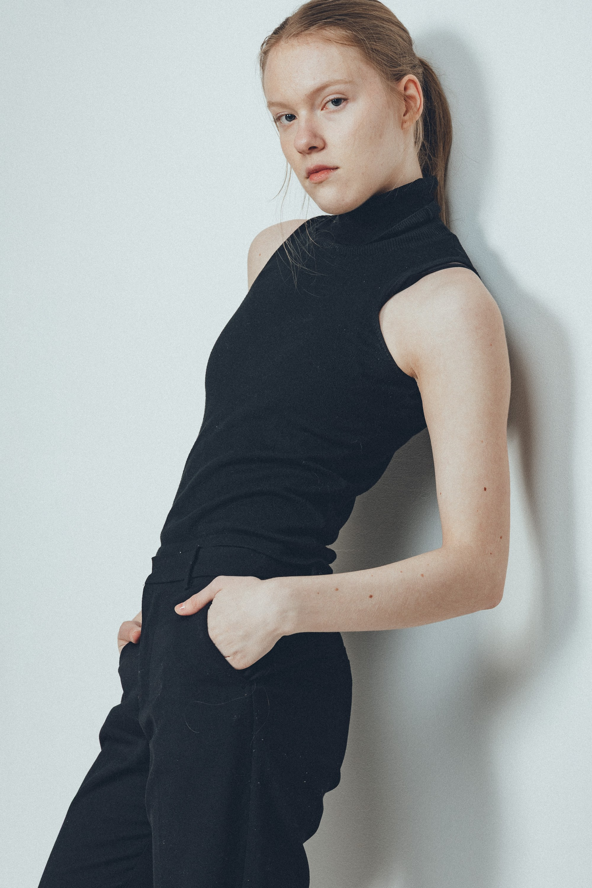 Mallikansiokuvaus. Valokuvaaja Lahti, Helsinki Elena Salonen