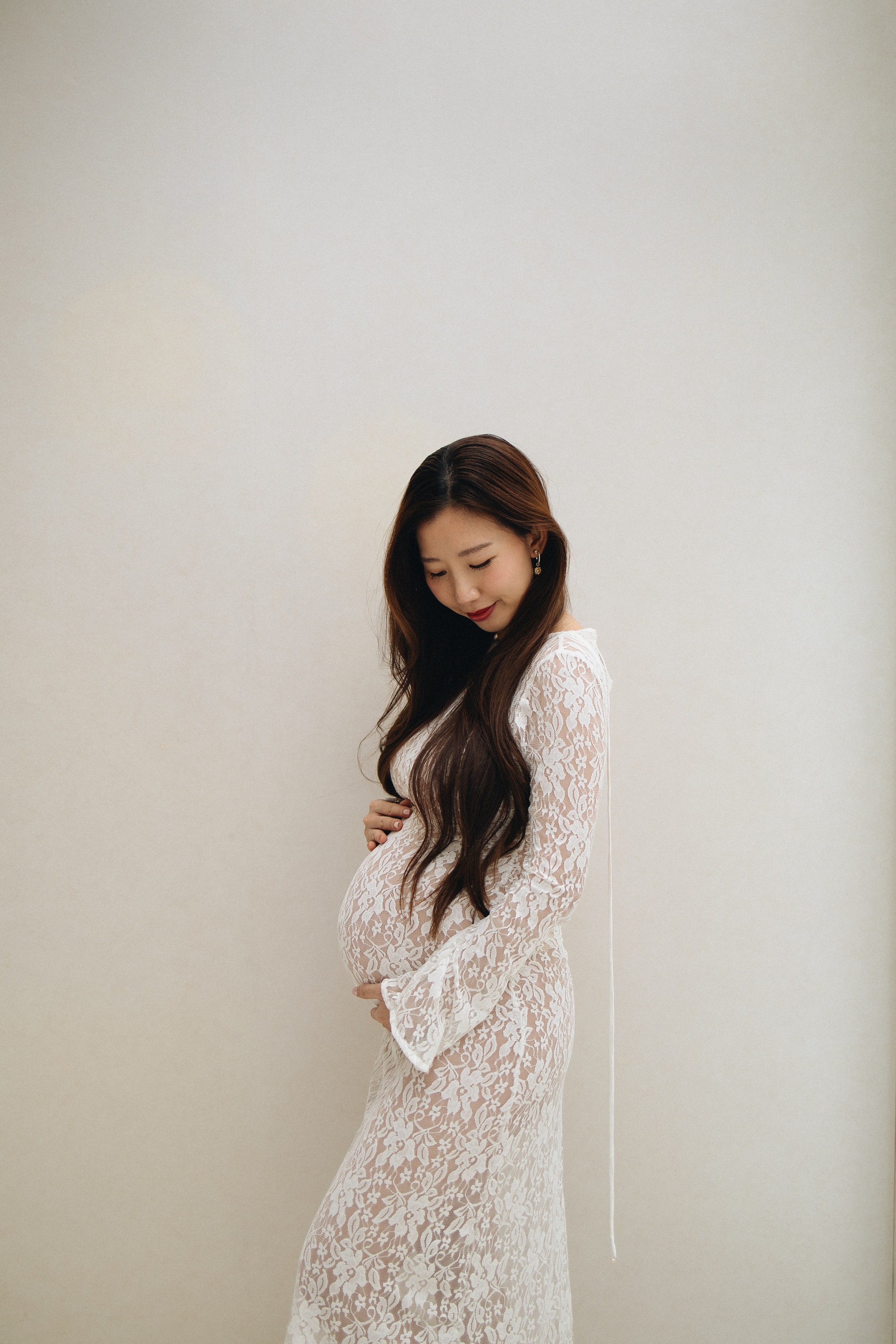 The Sweetest Anticipation. Family and wedding photographer in Bangkok, Thailand