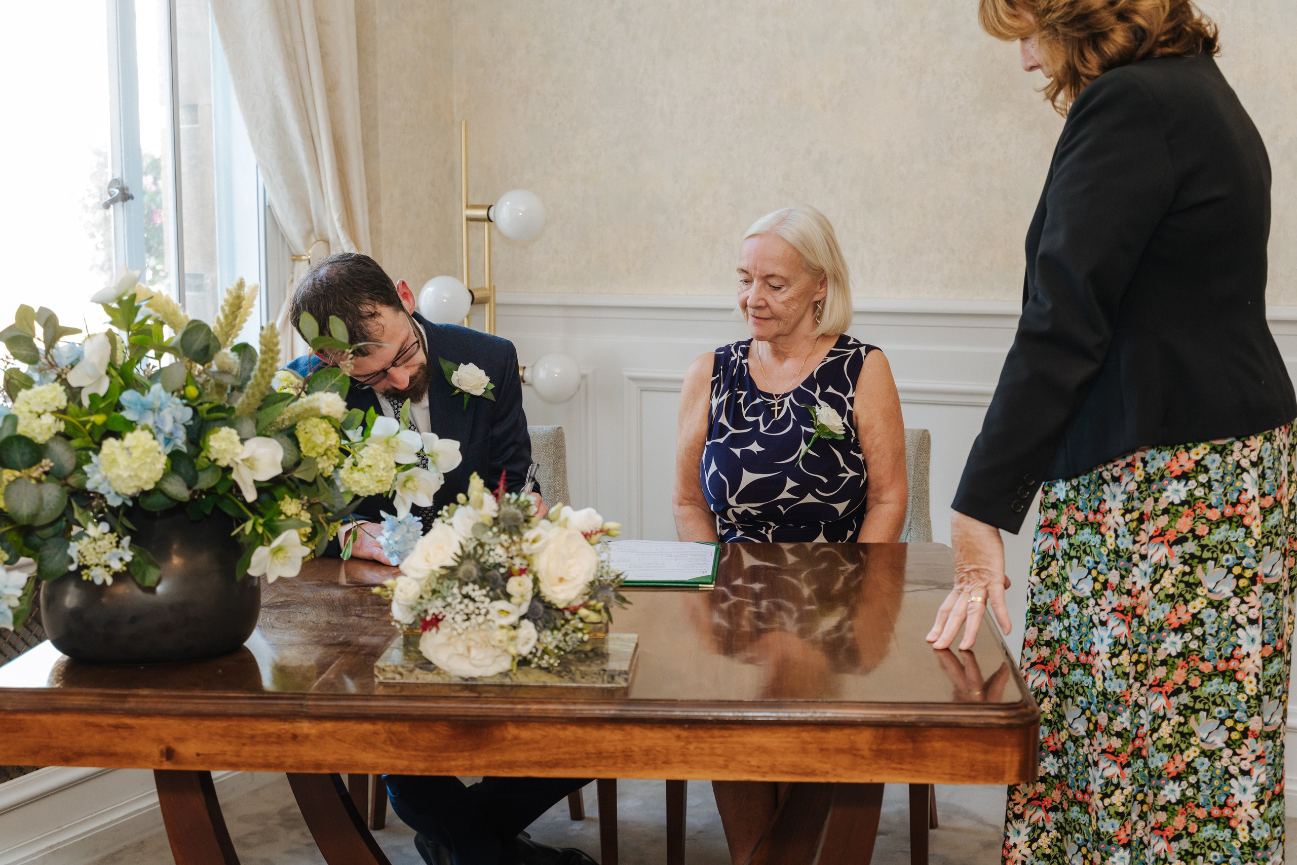 Wandsworth Town Hall wedding photography by Ekaterina Romanova