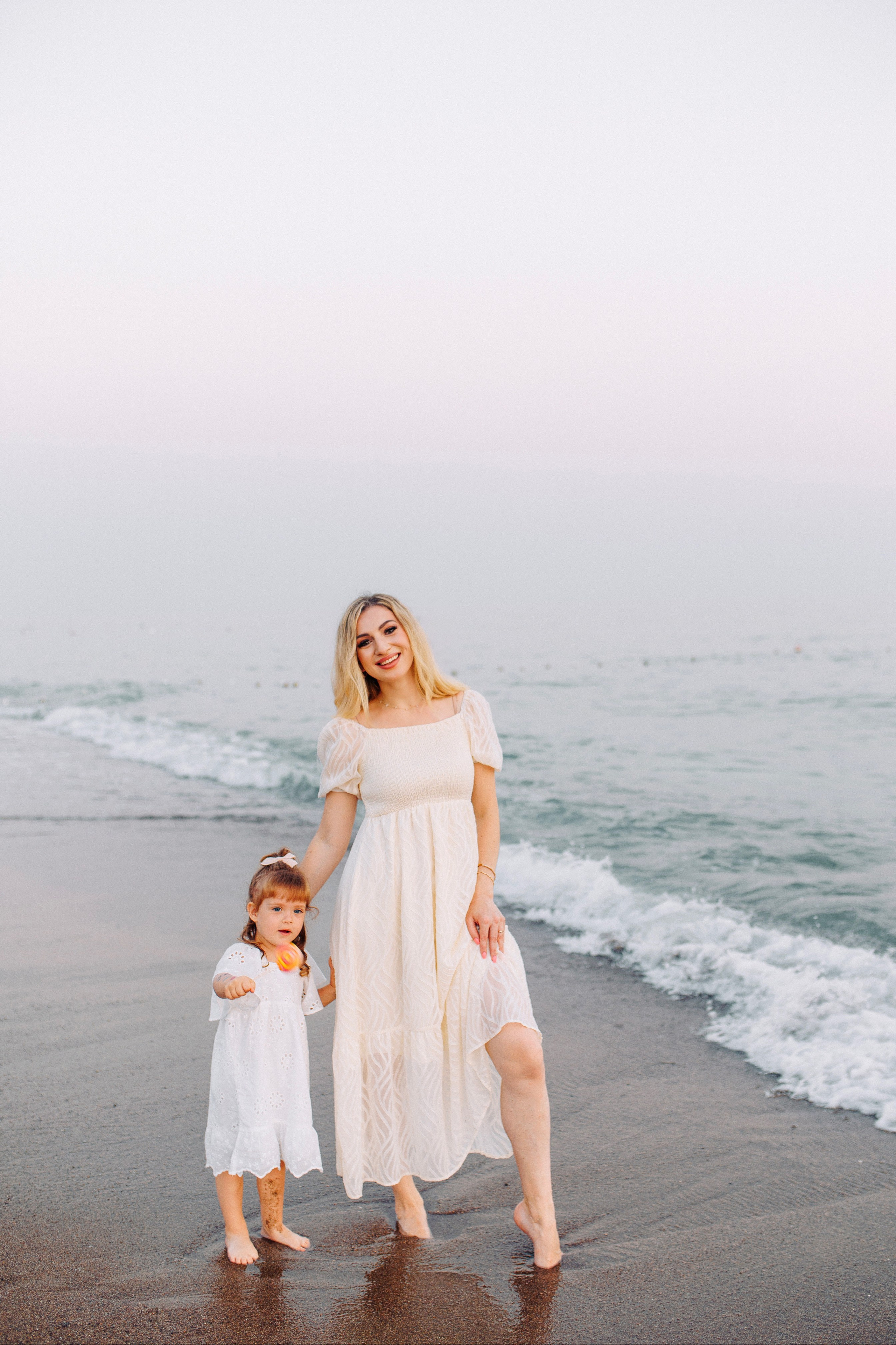 Professional Photographer in Belek Wedding  and Family Photographer in Belek. Family photo session on the beach in Belek. Alsu Develi |. Professional Photographer in Alanya, Side, Belek, Antalya. Turkiye