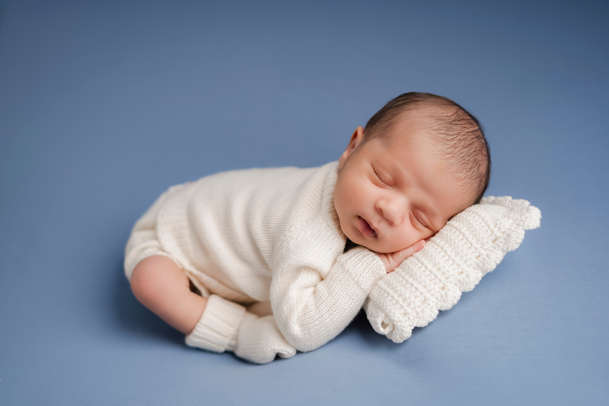 Babyfotoshooting Lindenberg Neugeborenenfotografie Allgäu Neugeborene Fotograf Bayern Babyfotograf Lindenberg Newborn Fotoshooting Allgäu Babyfotos Zuhause Lindenberg Neugeborene Fotoshooting Studio Bayern