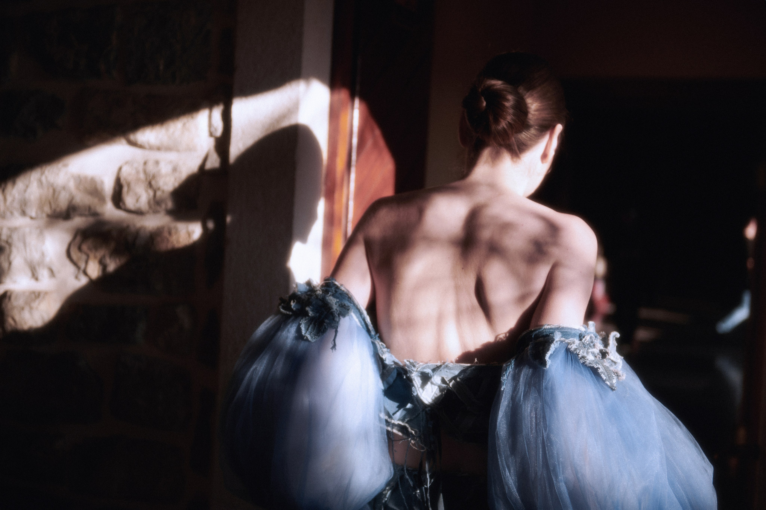 POLIBRA ATELIER. Minimalist brand photographer & videographer | Raw sincerity. Pure Form