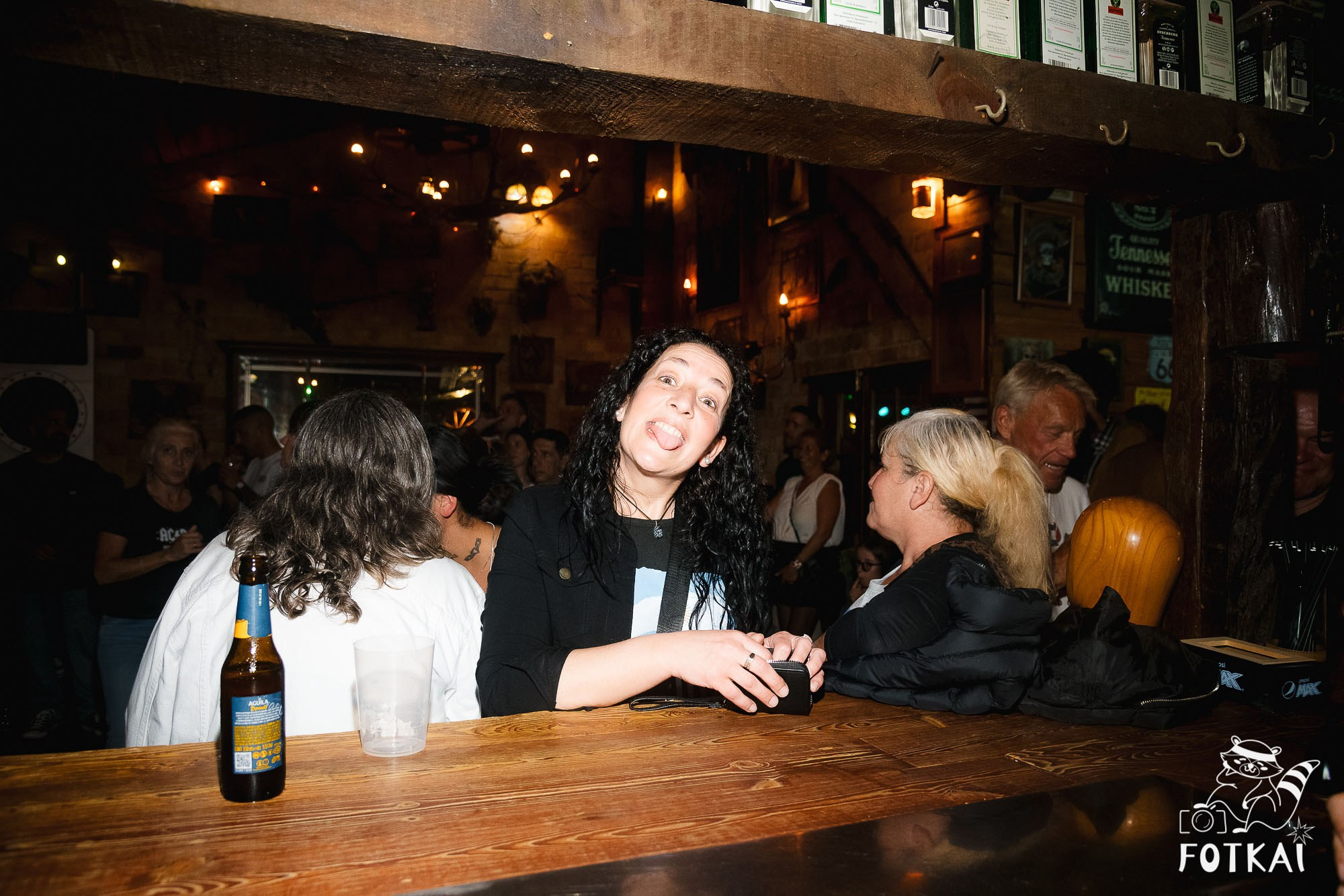 Los Ekilibristas de la Cuerda Floja — Фото с концерта в Торревьехе, 2026 | FOTKAI