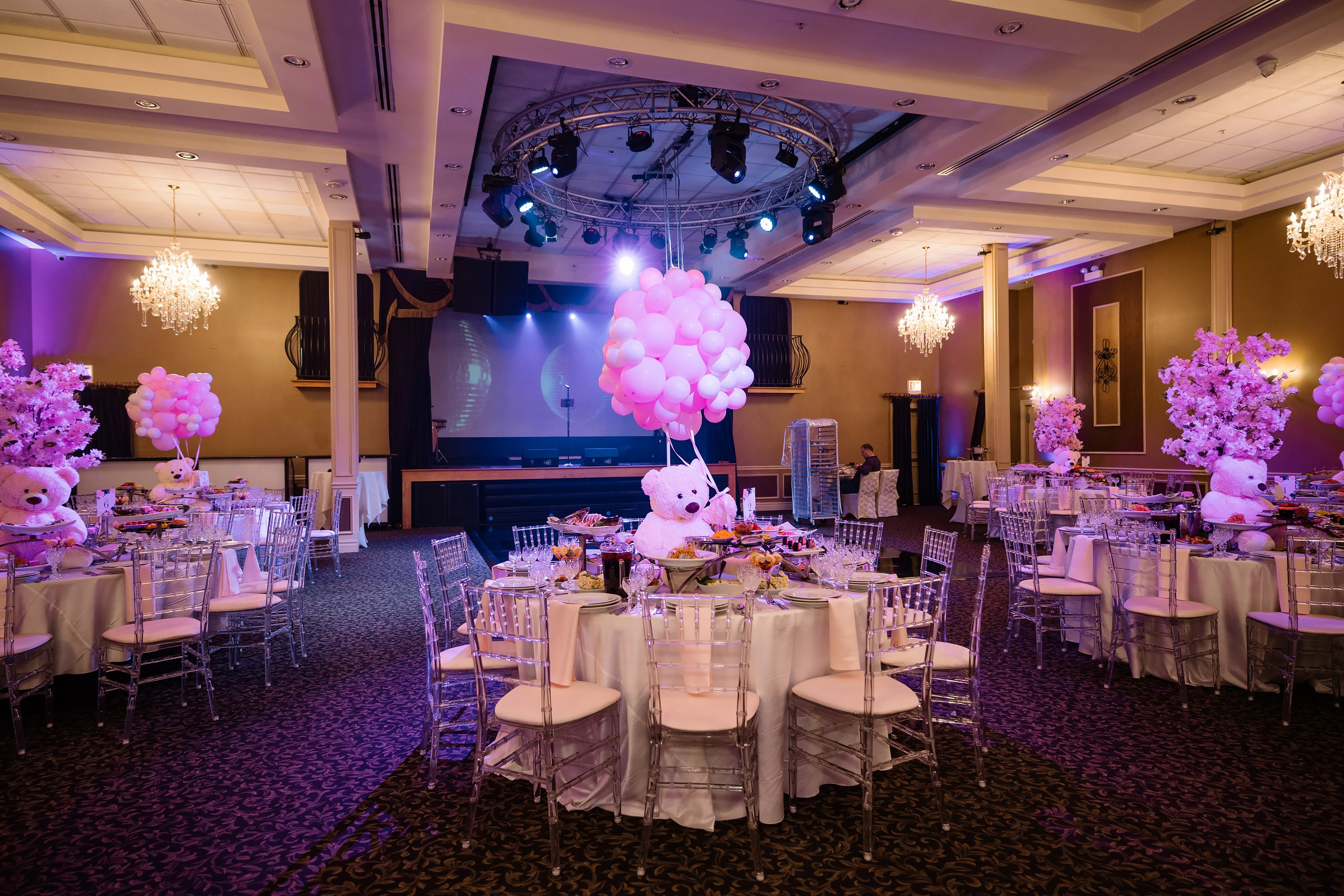 04.13.2025 First birthday. Wedding family event photographer in Chicago Nick Yushevich