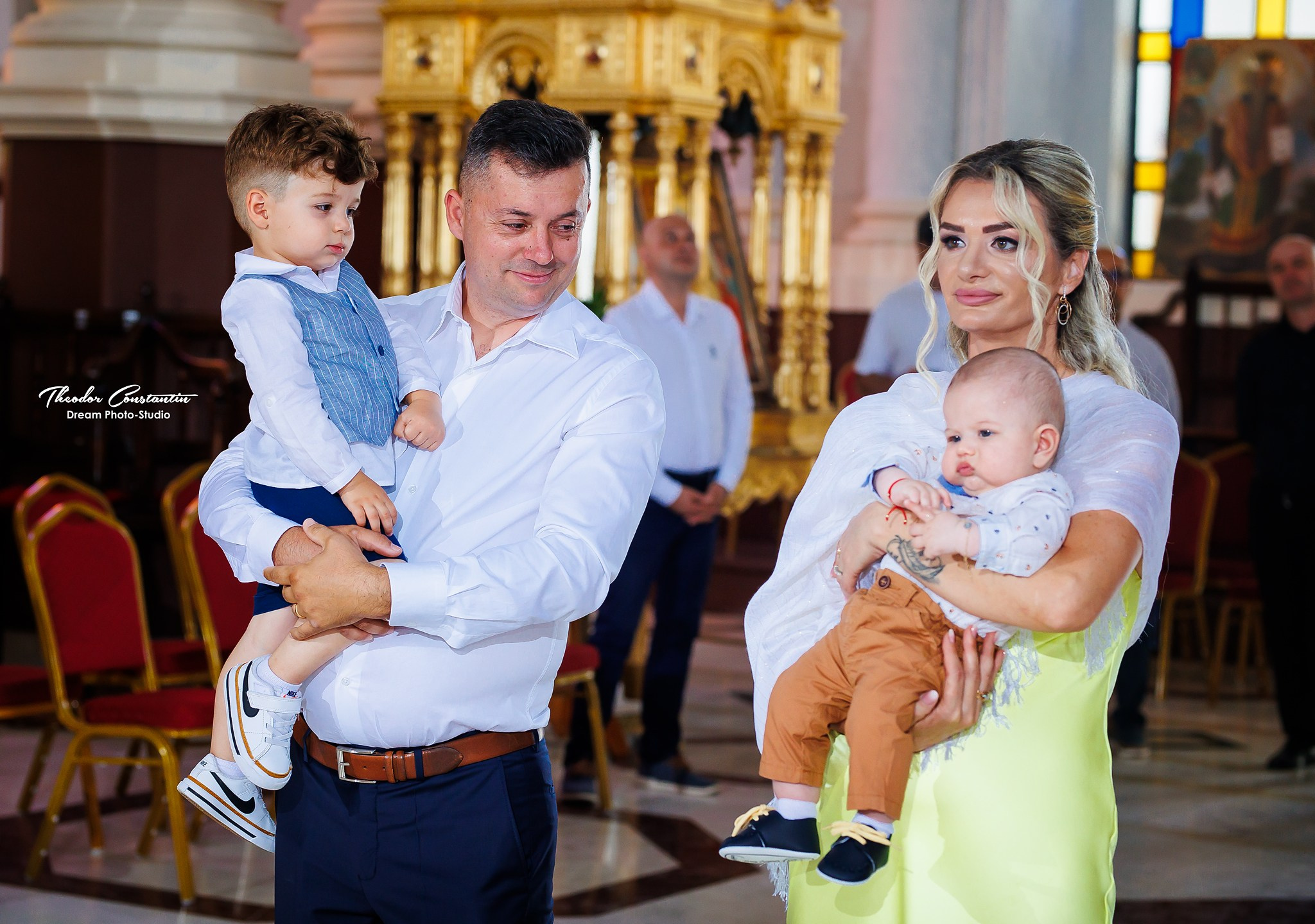 Botez. Dream Studio Galați – ședințe foto profesionale pentru familie, portrete și evenimente