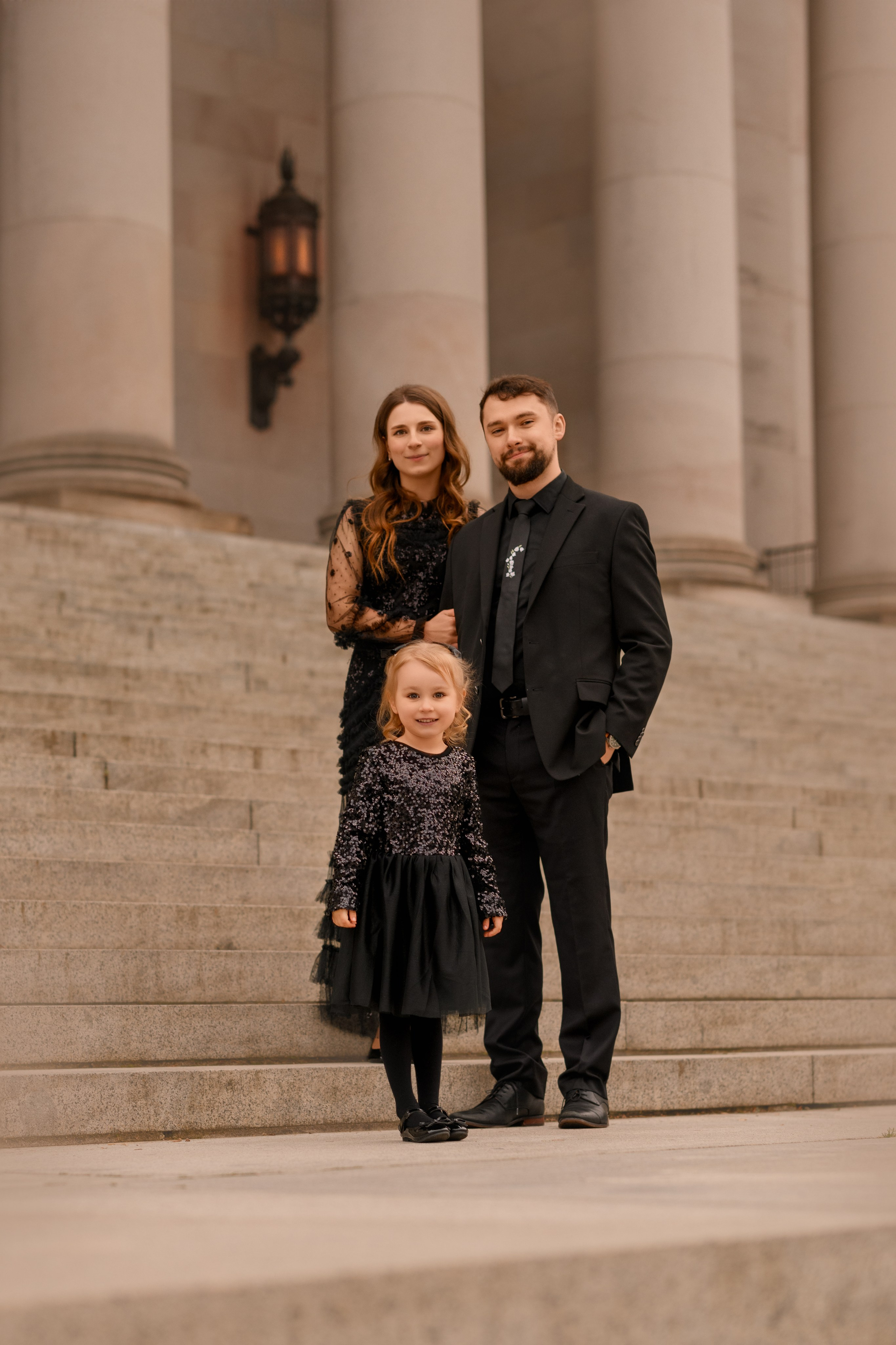 Family of Mark & Virsavia. Wedding & family photography in Seattle area. Helen Michelle photographer