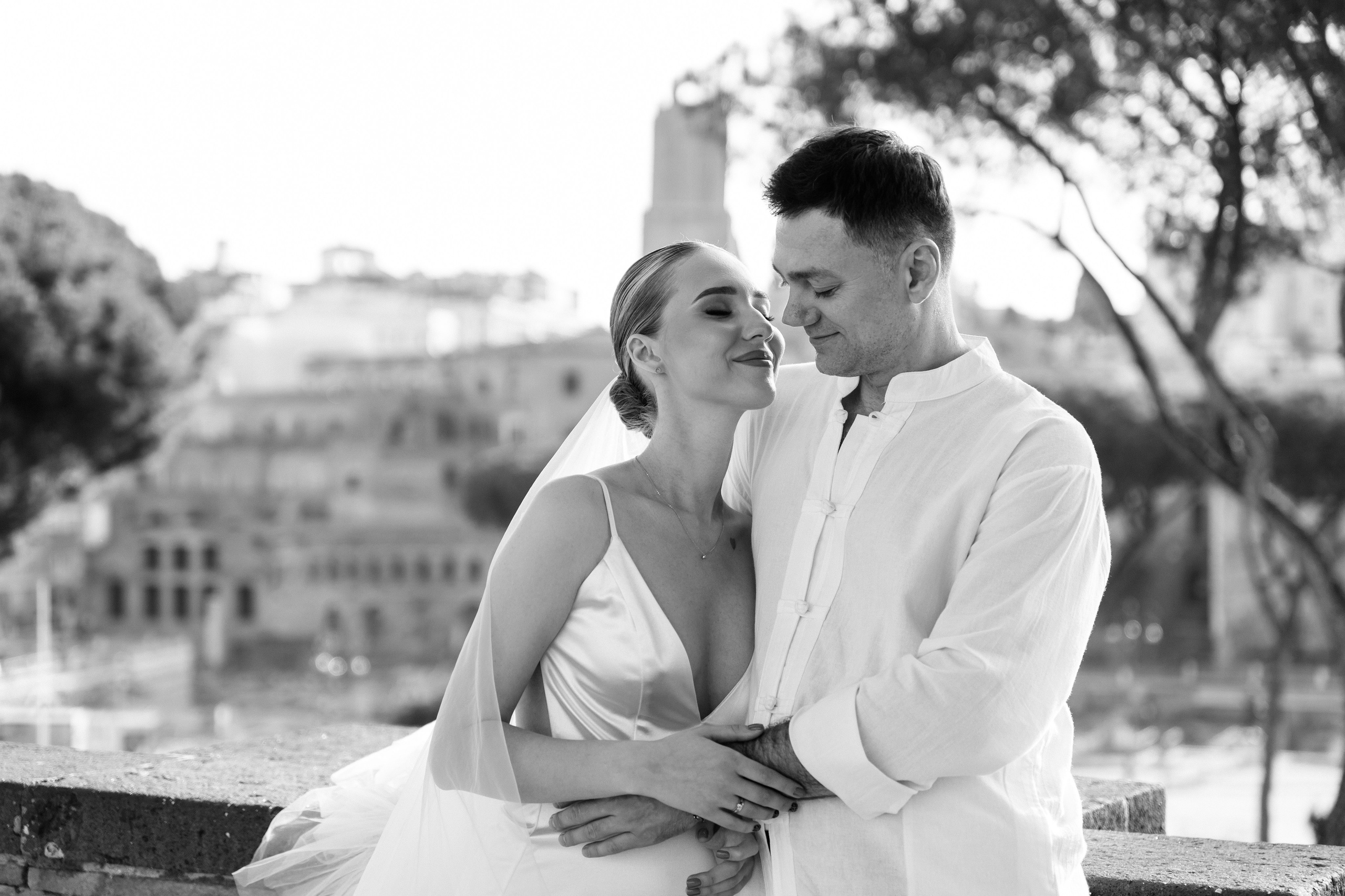 Elopement in Rome. Wedding Photographer Rome Tuscany Como Sicily Puglia Amalfy Italy- Oksana Savenchuk
