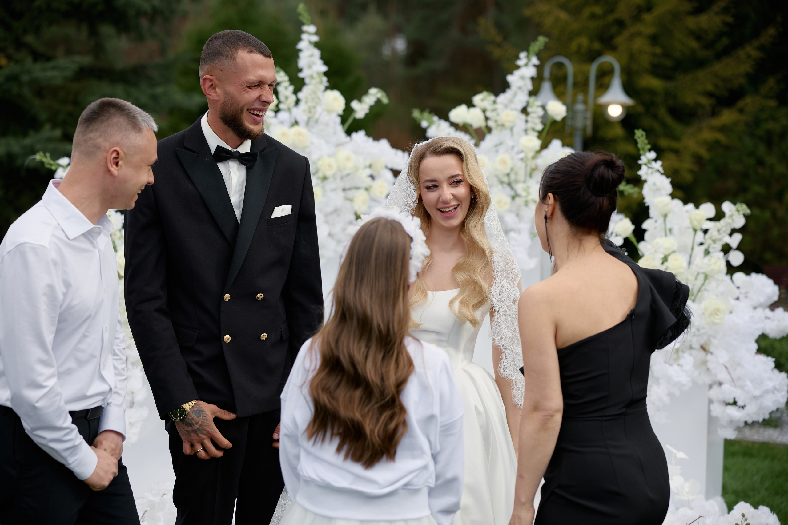 Natalia & Roman. Dworek przy lesie. Fotograf ślubny i rodzinny w Krakowie Yana Klymova