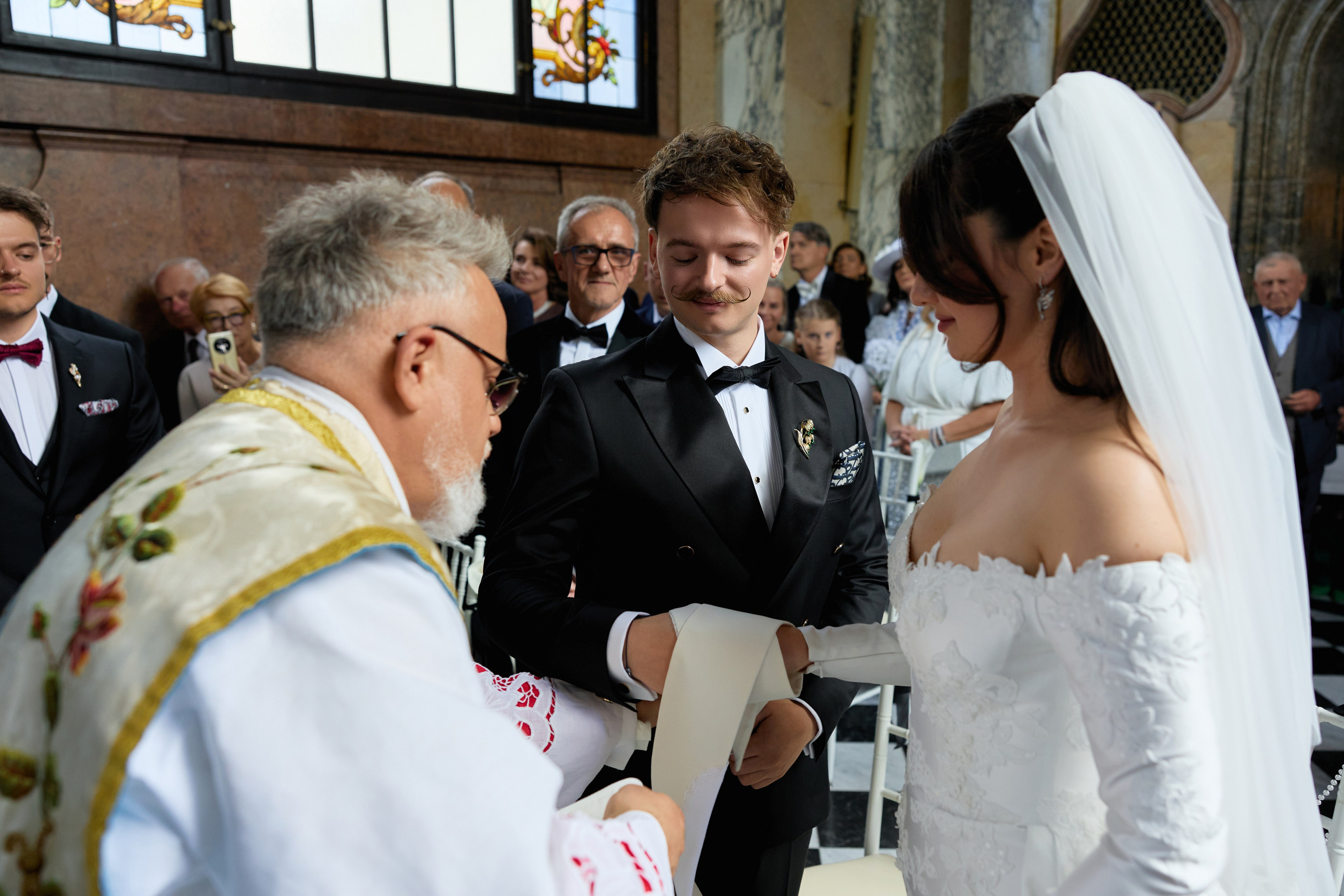 Wiktoria & Kacper. Pałac Goetz. Fotograf ślubny i rodzinny w Krakowie Yana Klymova