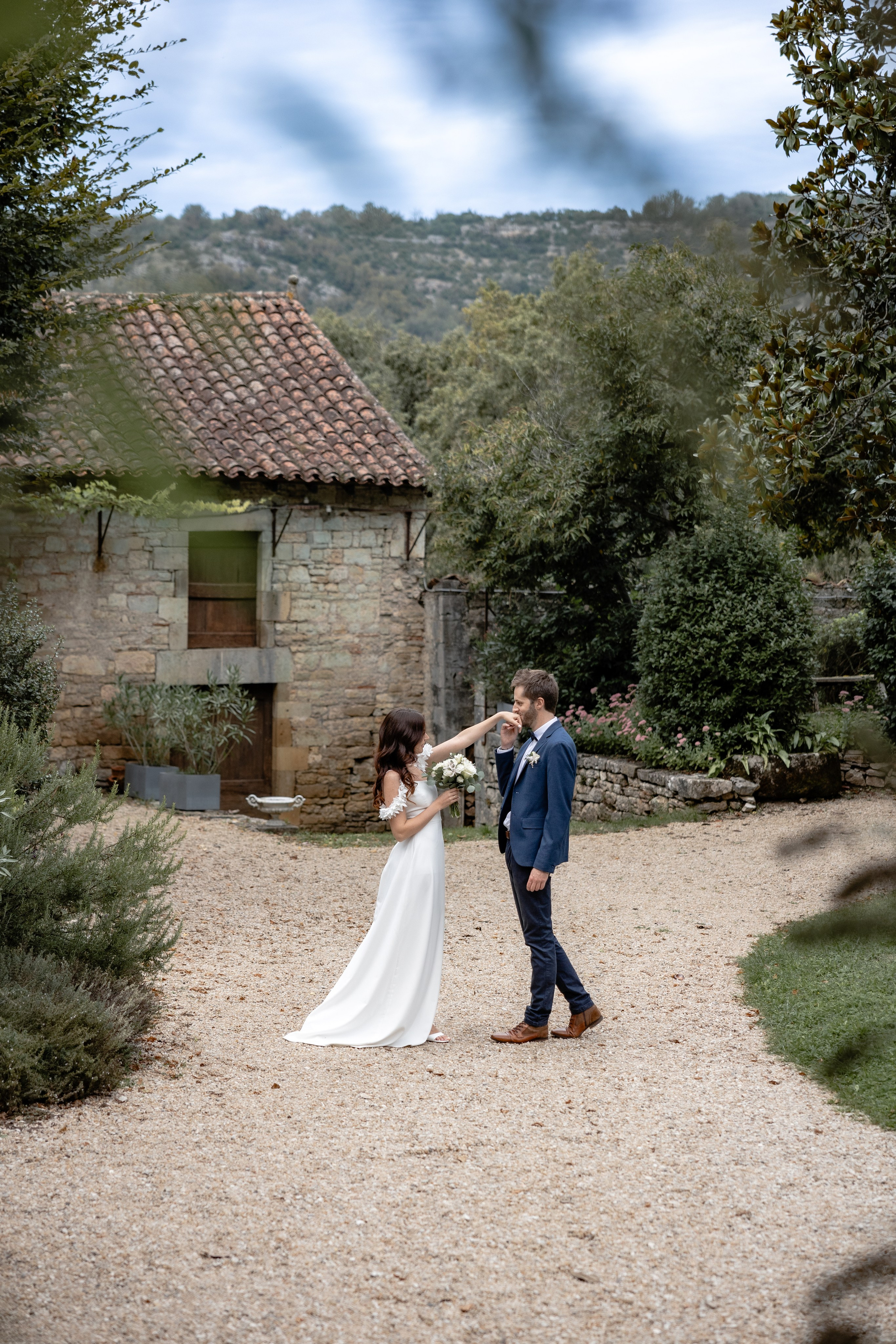 Château Elopement in the Lot — Cénevières | Southwest France. Eugénie Smirnova — Wedding & Elopement Photographer in Southwest France