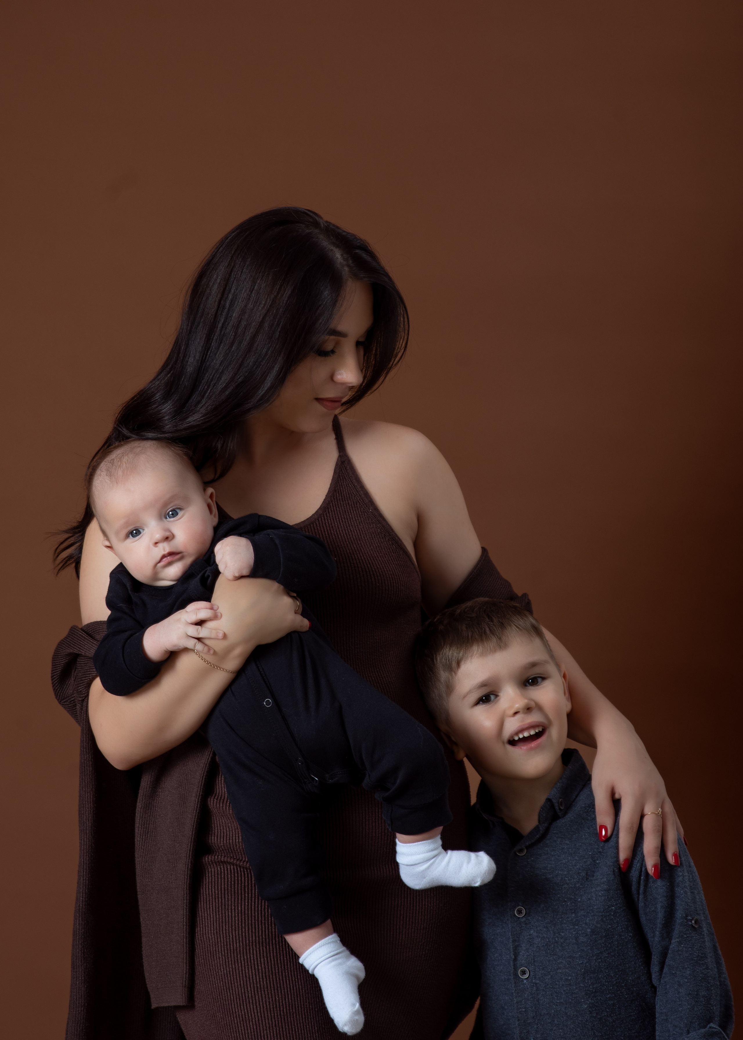 Живые эмоции, объятия, радость и искренние моменты Ваших поколений. Я — семейный фотограф в Анталии, создаю тёплые и естественные фотографии для Вашей семьи