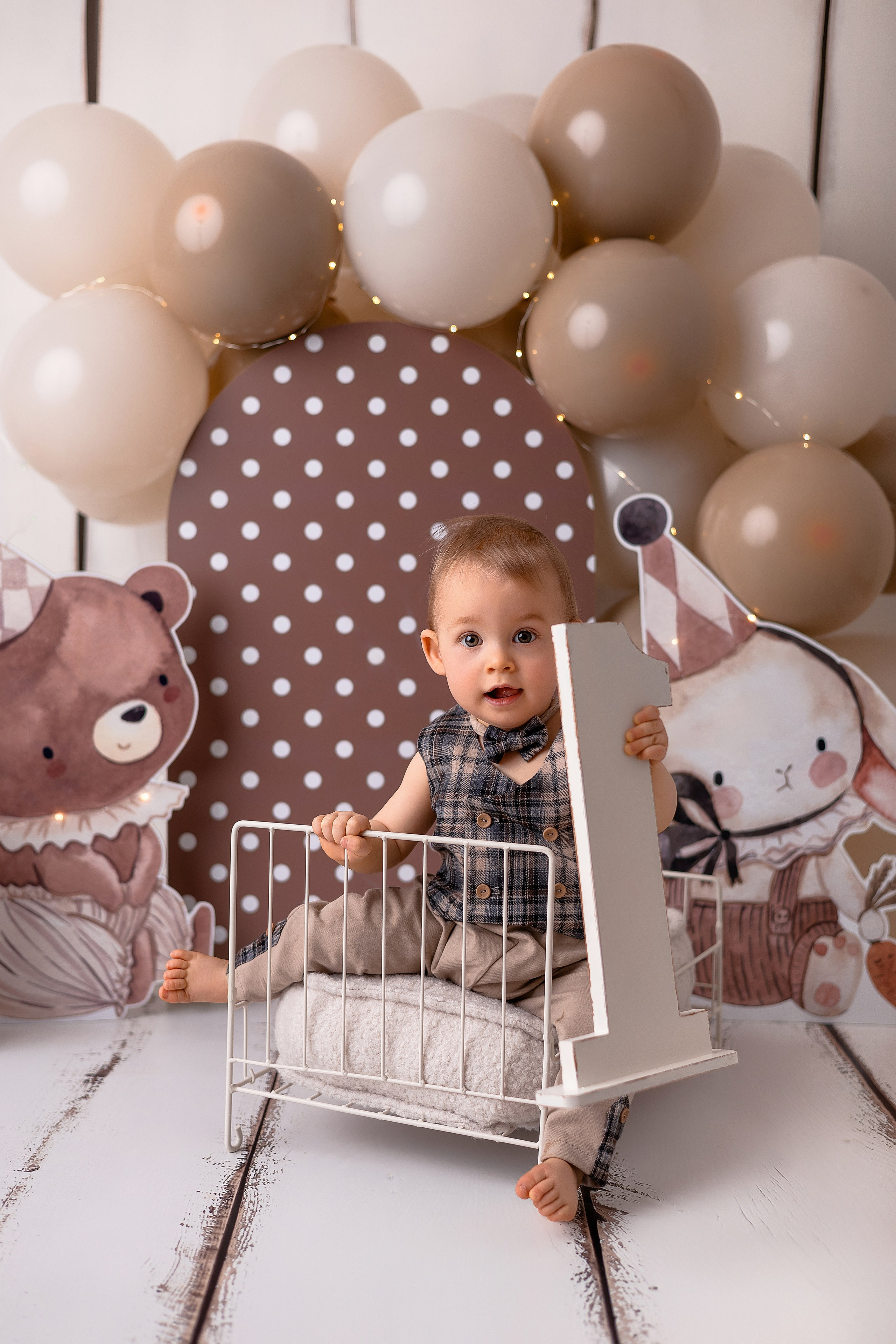 Erste Geburtstag „Cake Smash“. Neugeborene- Schwangerschaft- und Kinder Fotografin in Lehre