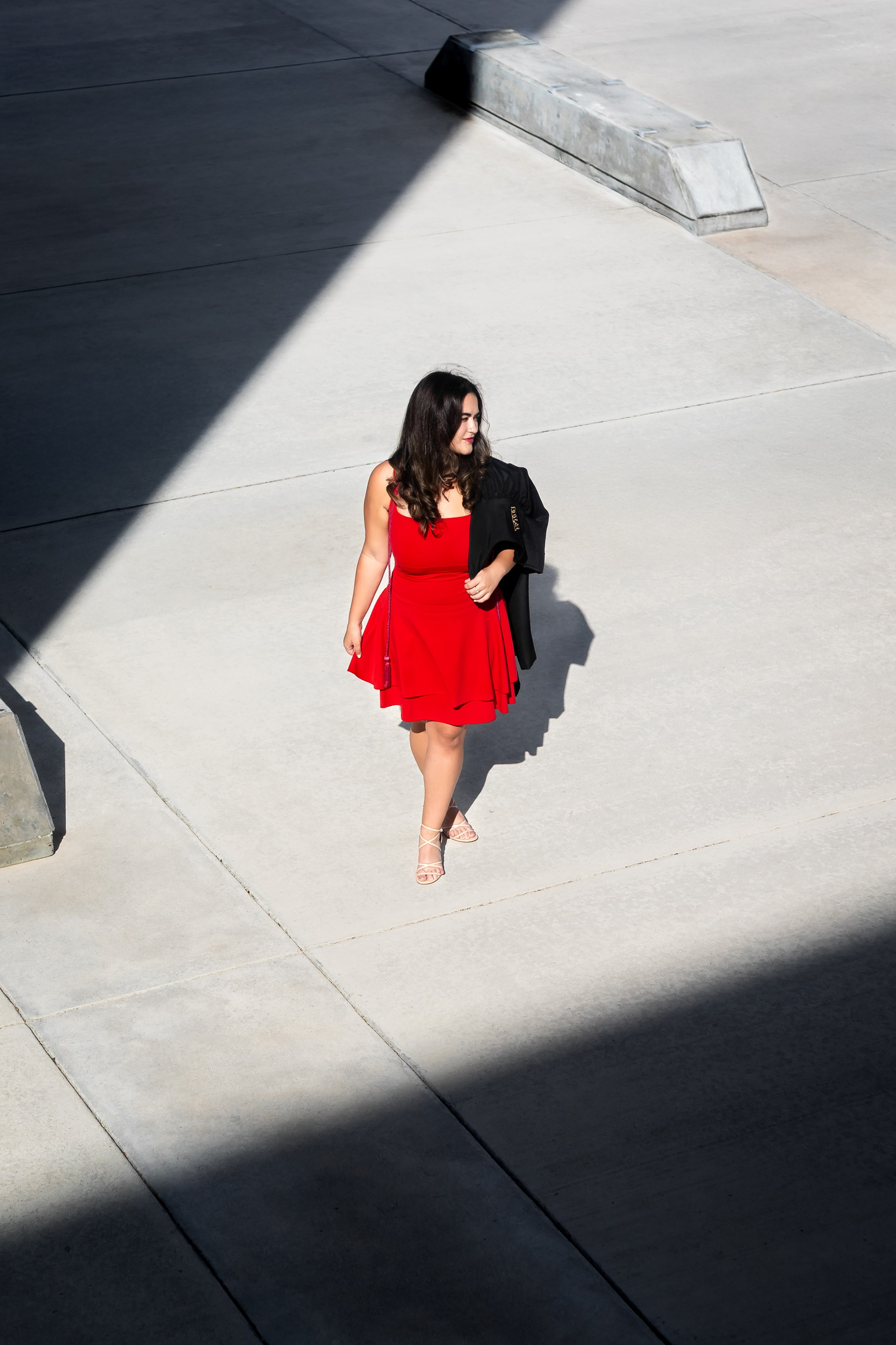 What (and Who) to Bring to Your Grad Photoshoot. Portrait and graduation photographer Marina Simanava
