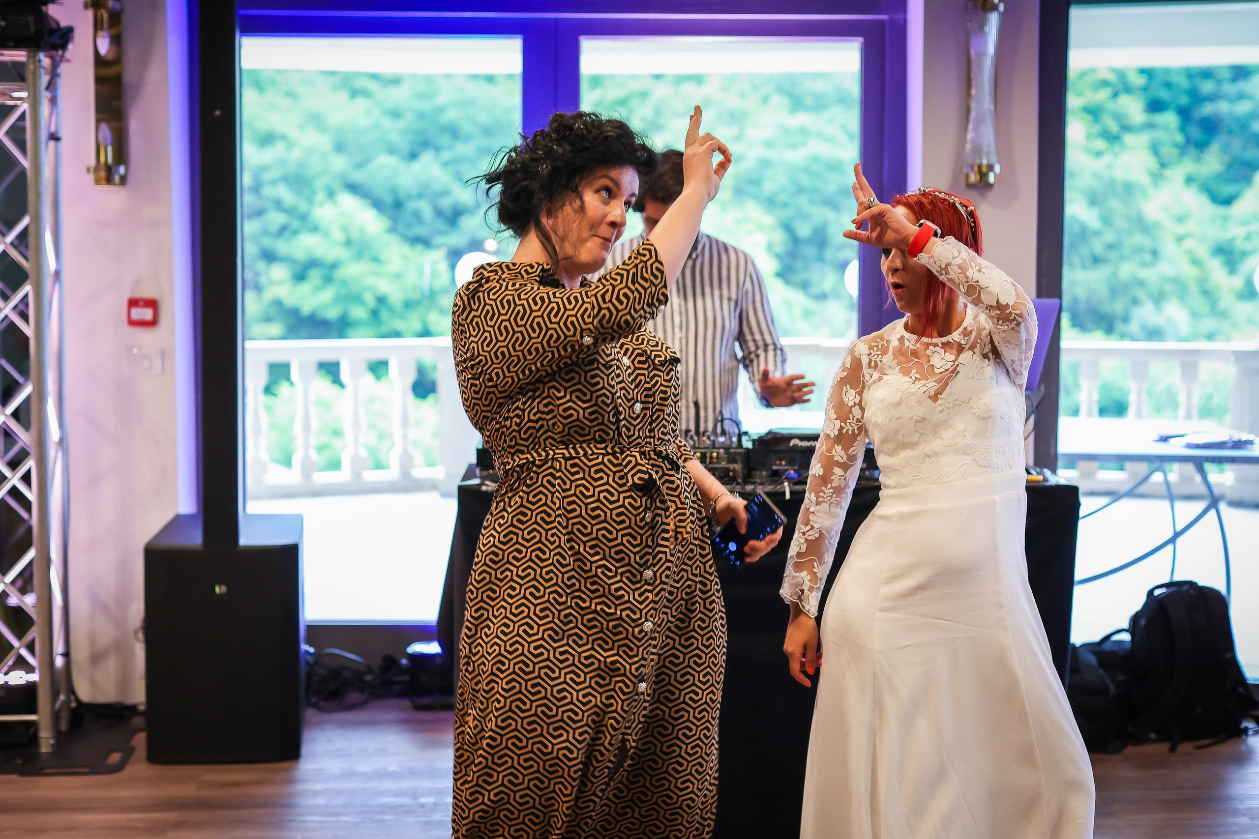 Oana&Bogdan — distractie, rasete, amintiri. Rares Bucur is a professional wedding photographer based in Cluj-Napoca, Romania, specializing in wedding photography