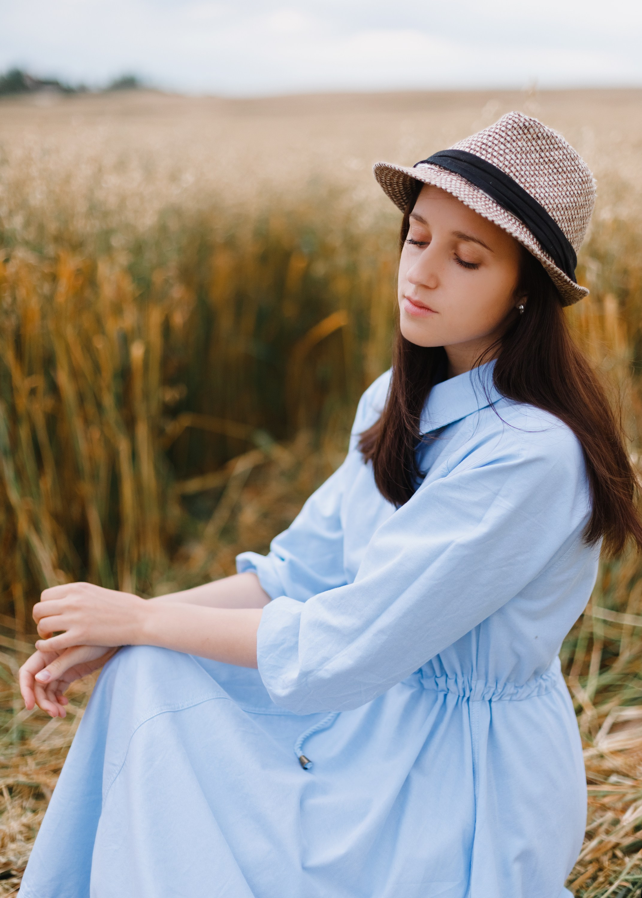 Katya | tenderness in the field. Kaja | fotograf psów we Wrocławiu