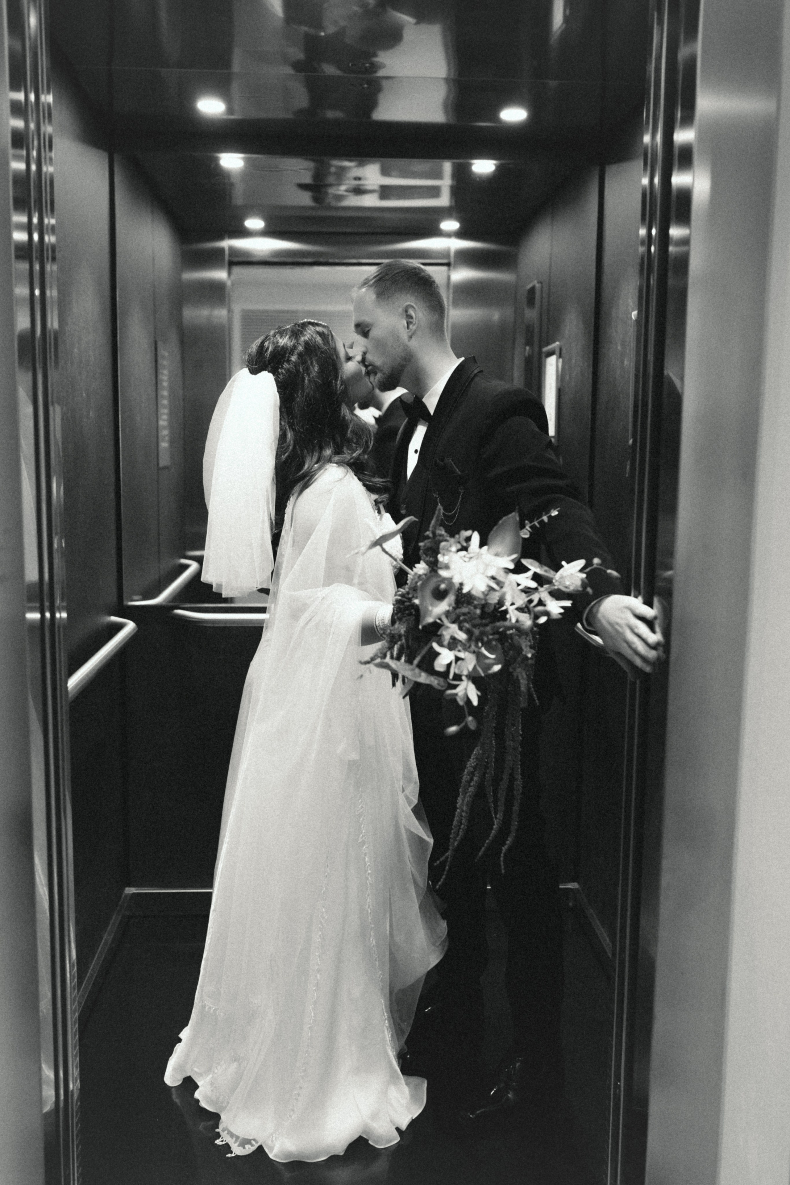 Ayushi and Tomasz. Wedding and Portrait Photographer Evie Moon