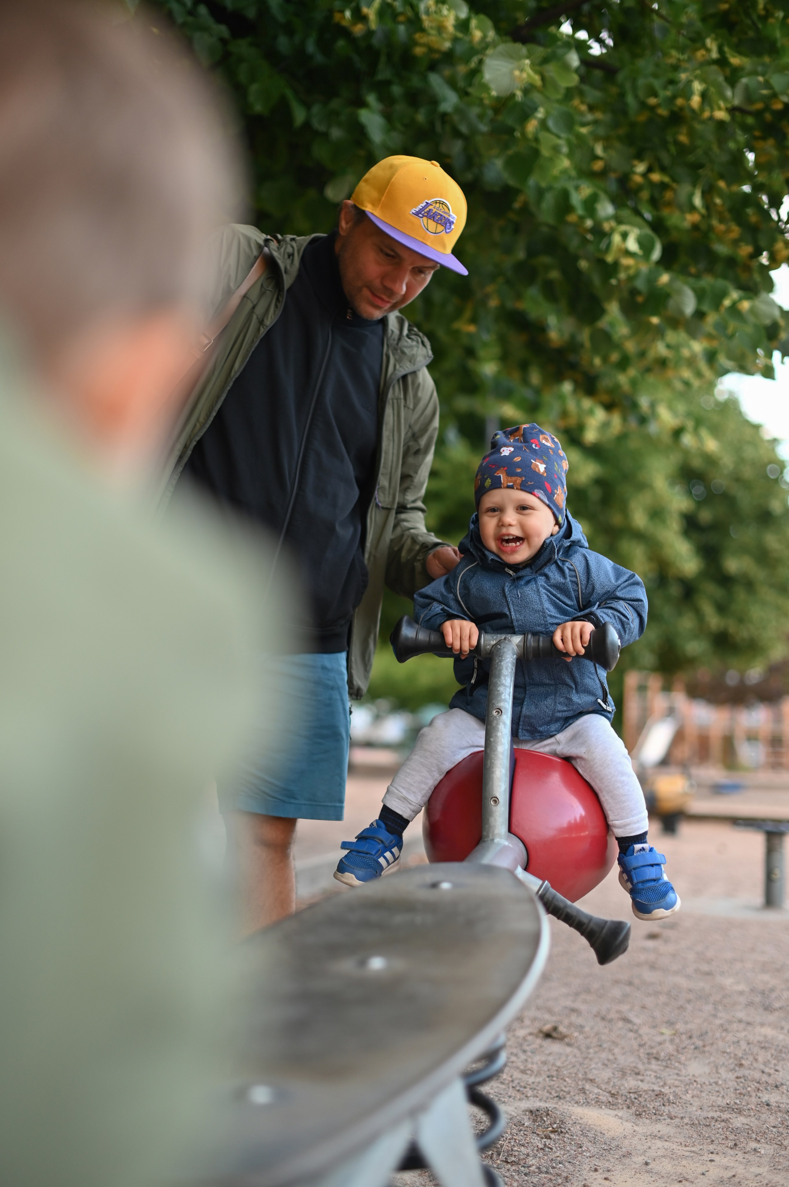 На детской площадке. Детский и семейный фотограф в финляндии дина пулкка. контент фотограф