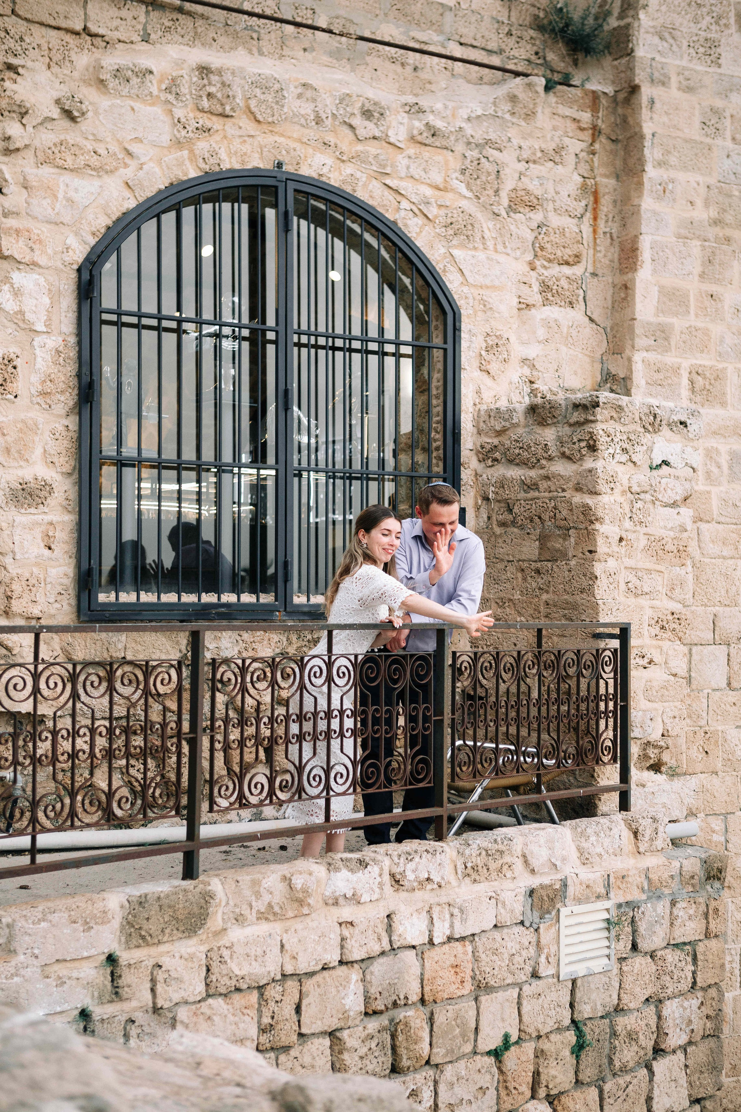 LOVERS IN JAFFO. PHOTOGRAPHER IN ISRAEL