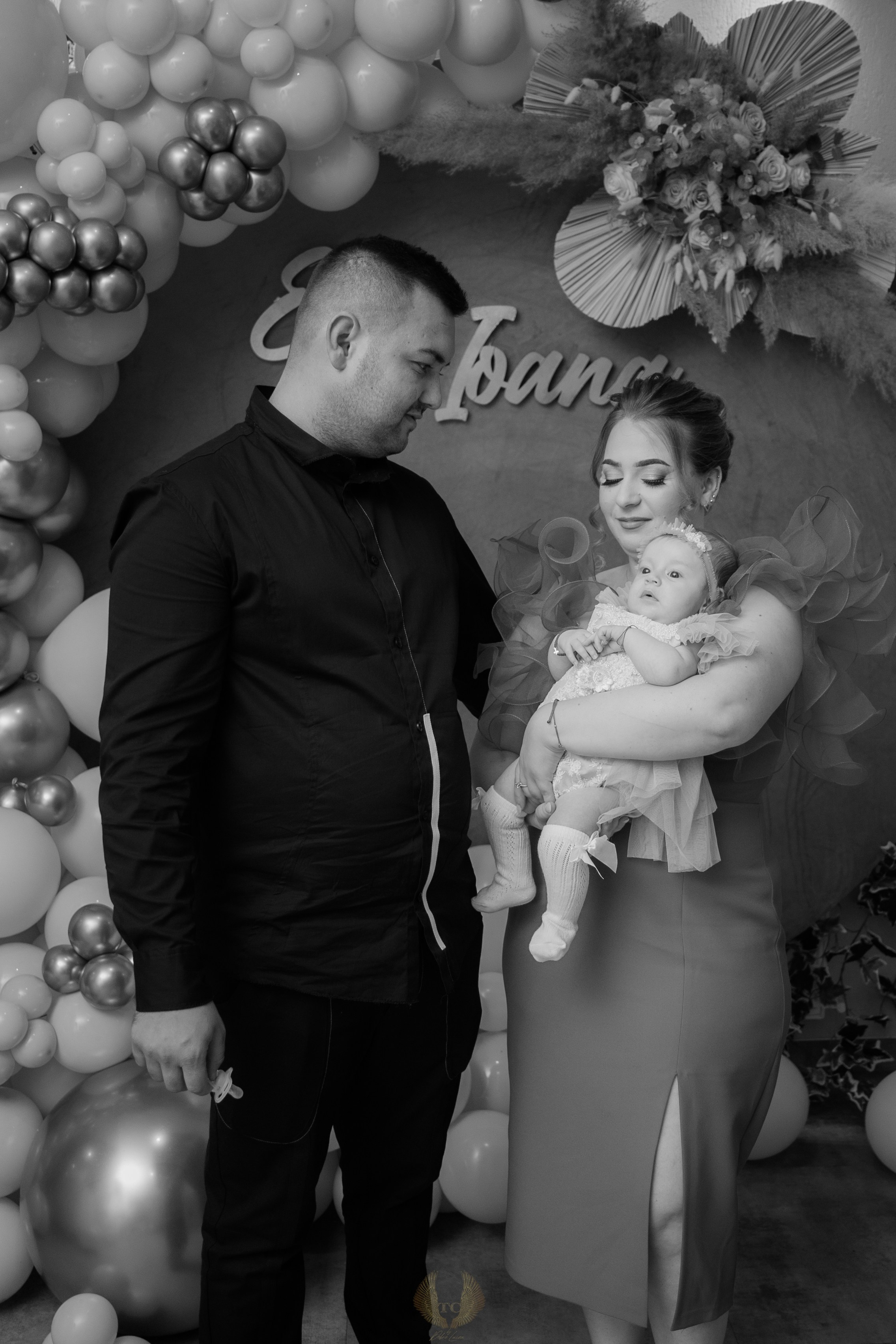 Eva Ioana. Fotograf si videograf — evenimente si studio