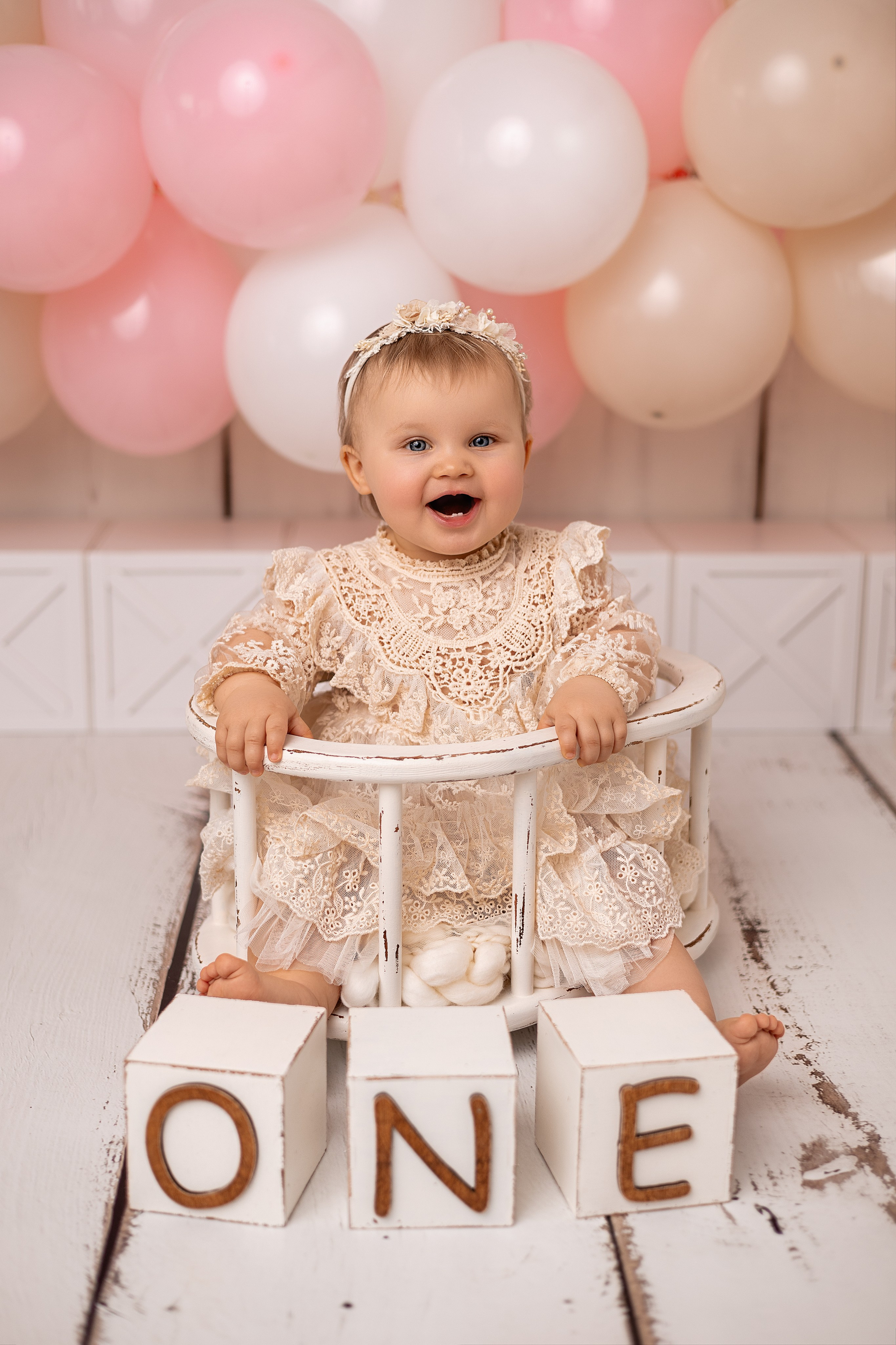 Erste Geburtstag „Cake Smash“. Neugeborene- Schwangerschaft- und Kinder Fotografin in Lehre