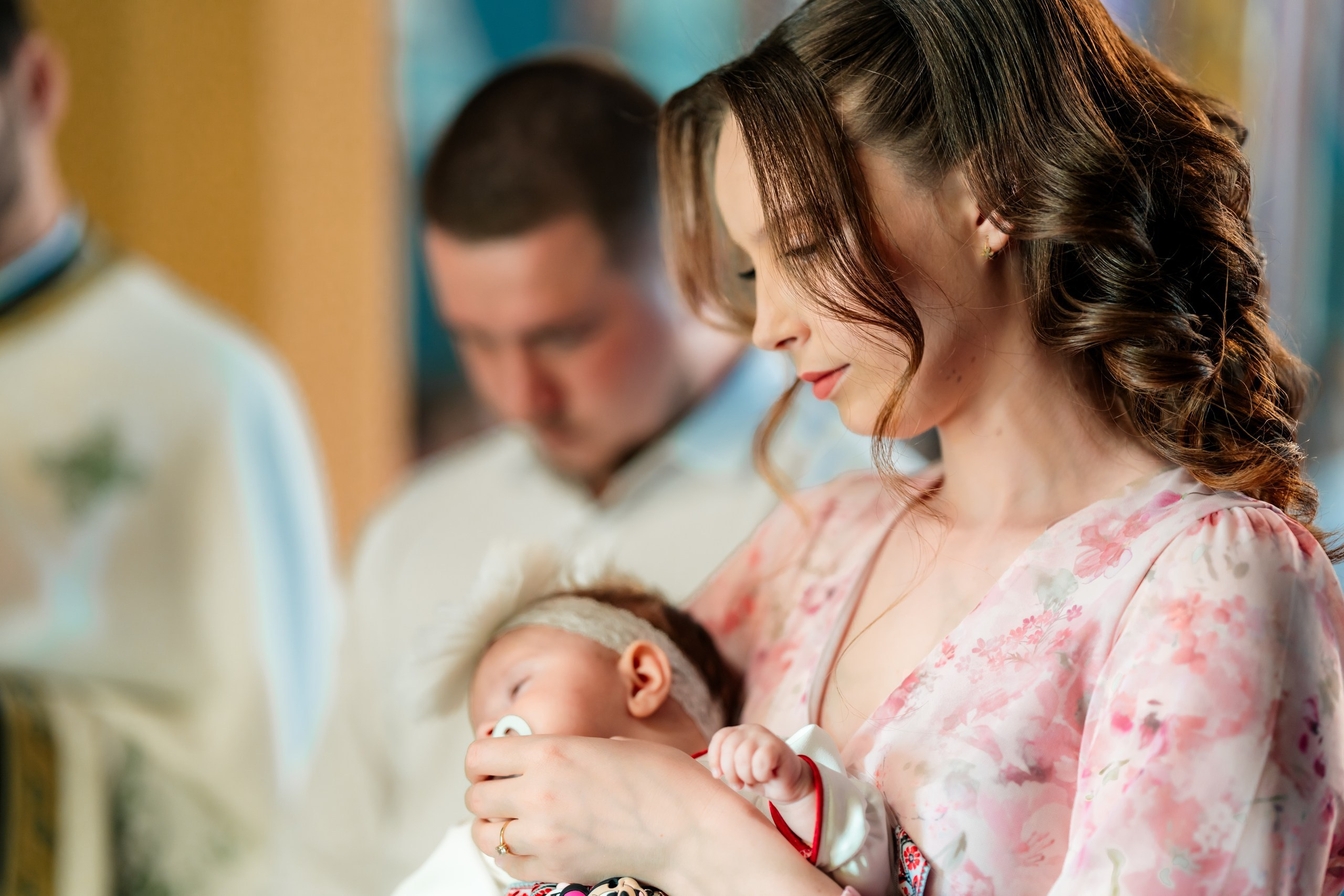 fotograf botez Miruna Parascheva, fotografie botez Botoșani, fotograf Alin Chirilă, amintiri botez, fotografii botez, botez Miruna Parascheva, fotograf copii, fotografie botez în Botoșani-alt="botez Miruna Parascheva, fotografie botez Alin Chirilă, amintiri botez, fotografii emoționante botez Botoșani"-- fotografii-botez-bebelus- amintiri-botez-micuț- moment-sfânt-crestinare- fotografie-emotionanta-botez- detalii-botez-bebelusi- parinti-fericiti-la-botez- fotograf-botez-profesionist- botez-in-biserica-ortodoxa- micuț-botezat-cu-emoție- zâmbete-și-lacrimi-la-botez- bebeluș-la-cristelniță- decor-botez-colorat- botez-cu-dragoste-și-credință- emotie-pura-la-botez- fotograf-botez-botosani- botez-iasi-suceava-fotograf- amintiri-nepretuite-botez