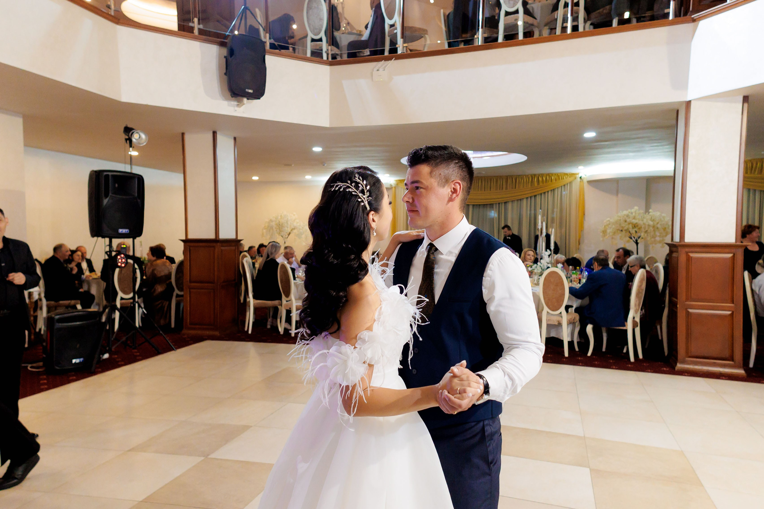 Loredana & Emilian – Ziua Nunții | Videografie - fotografie Botez Suceava, Iași, Botoșani. Servicii foto-video profesionale, pentru momente de neuitat