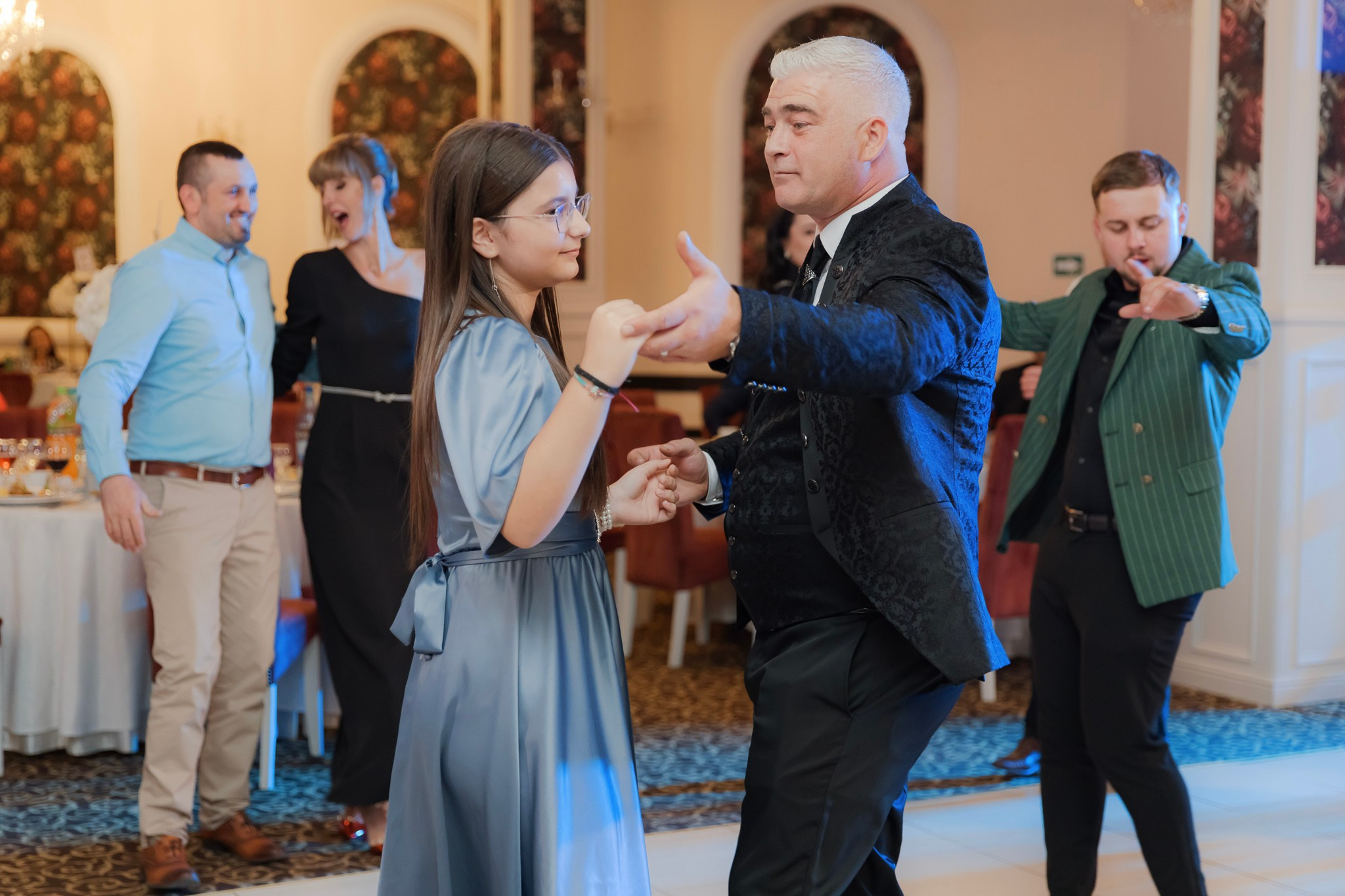 Mihai & Oana. Servicii foto-video profesionale, pentru momente de neuitat