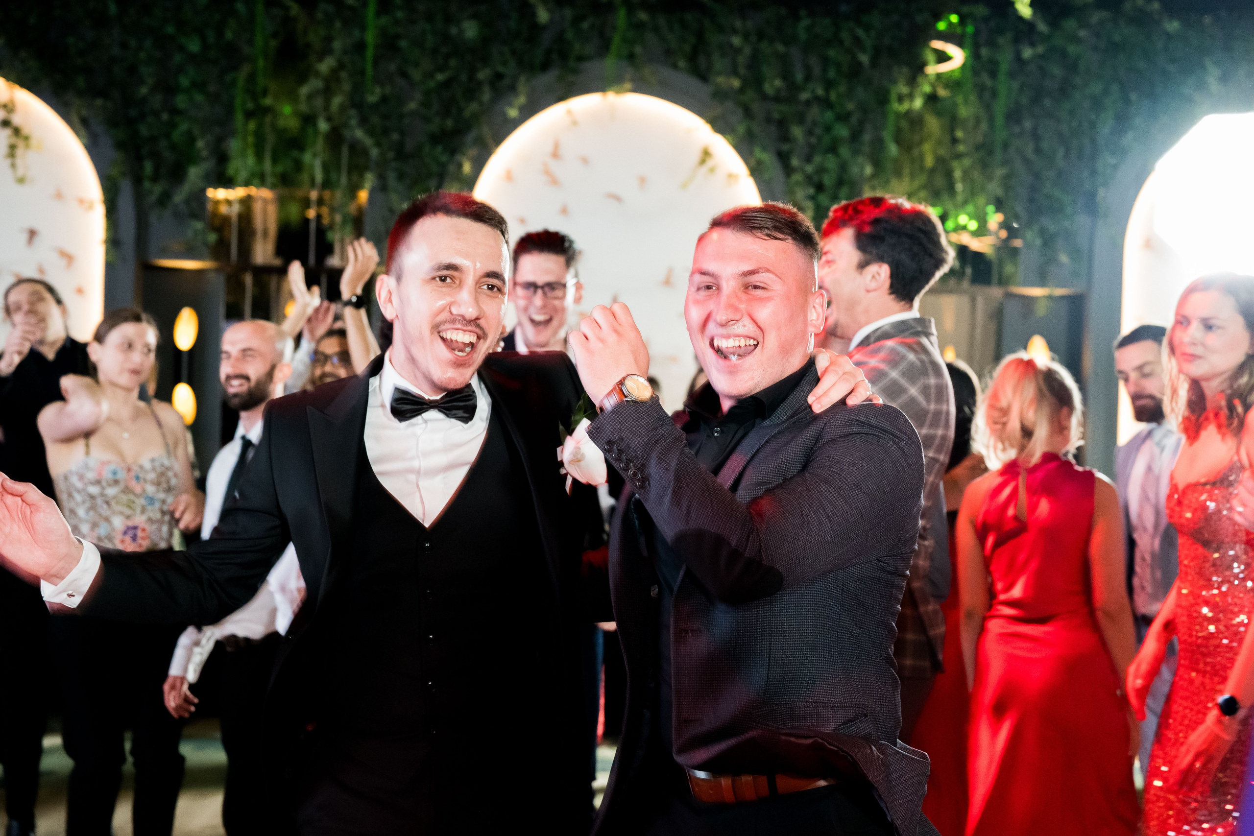 PARTY. Gabriel Florea — Fotograf nuntă București