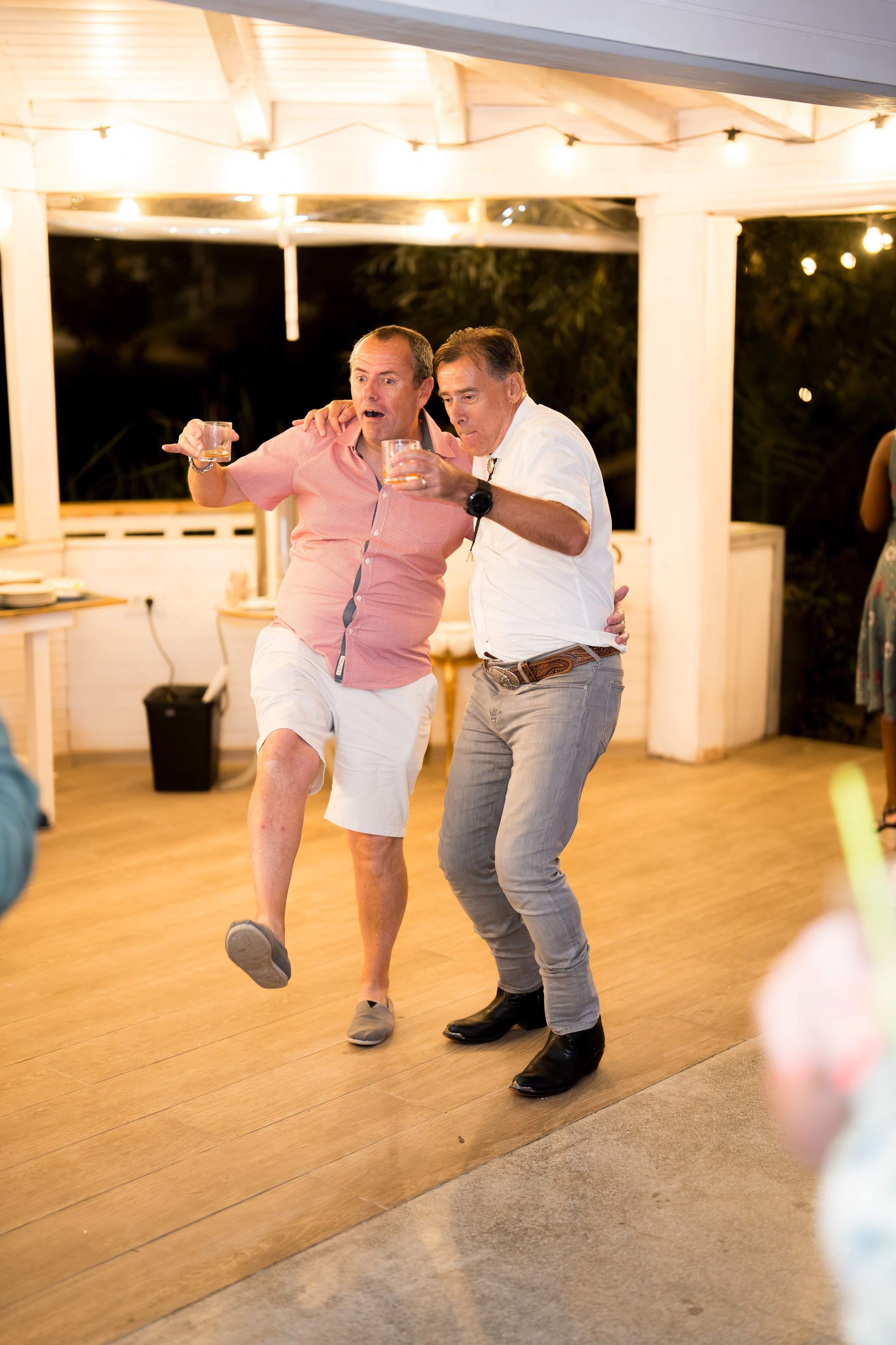 PARTY. Gabriel Florea — Fotograf nuntă București