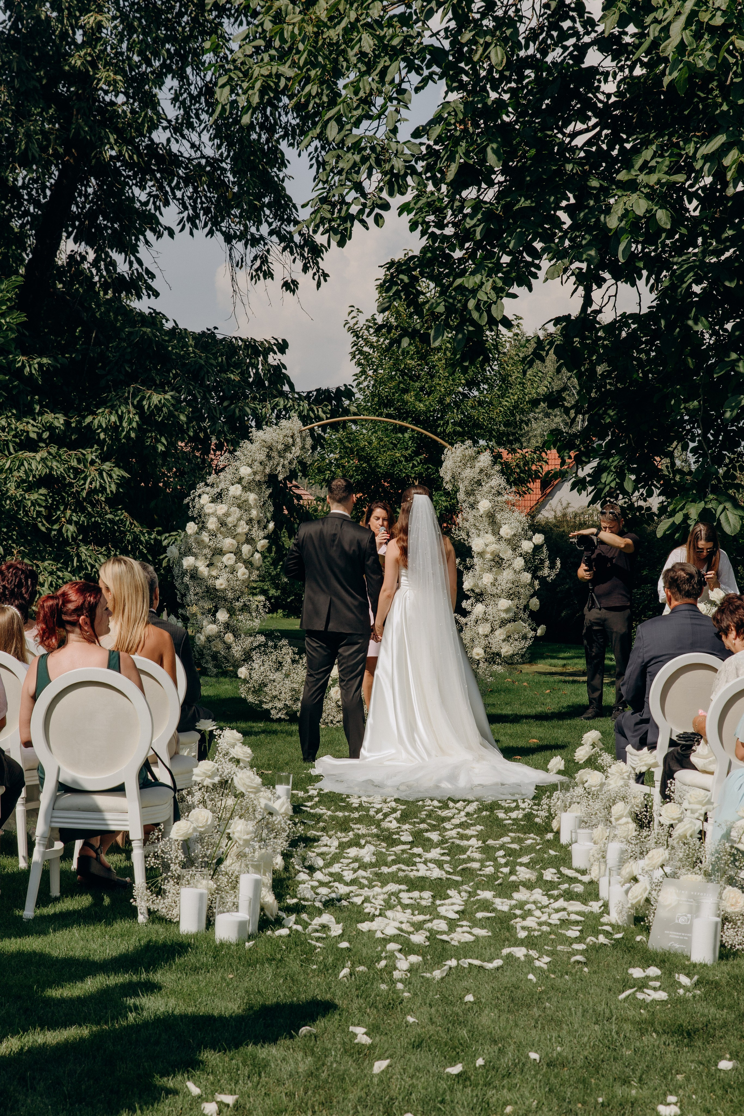 Wedding moments at Na Kmine