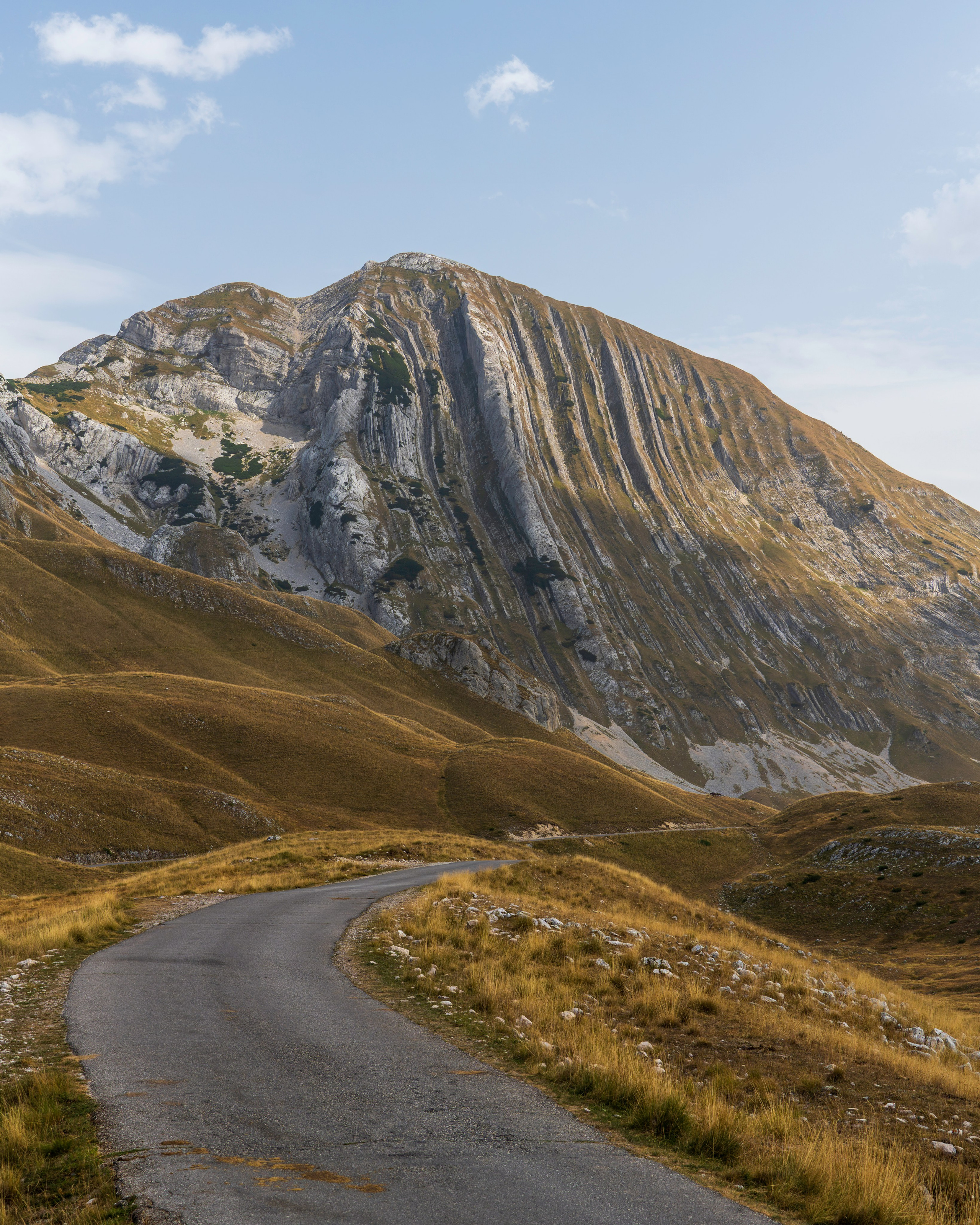 KOSMAŠ: TURNING MIDDAY LIGHT INTO GOLDEN HOUR IN LIGHTROOM. Pavel Baturin Landscape Photography