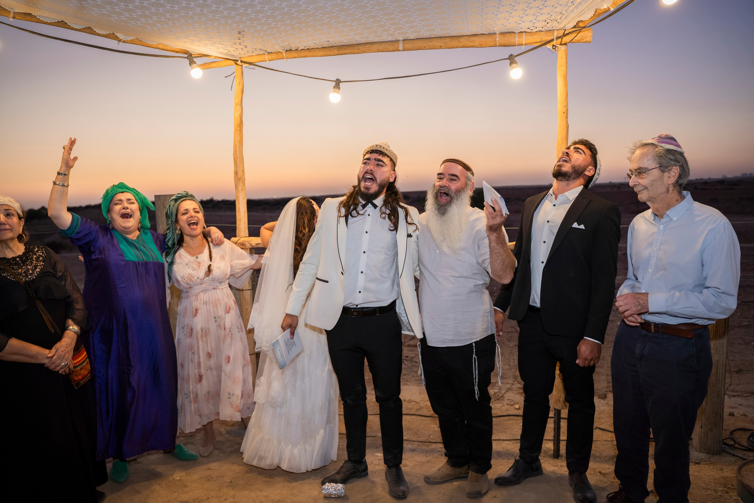 אביה ואחיה. יוסף מזרחי צילום חתונה, ברית וזוגיות. צלם מקצועי שאוהב להוציא אתכם הכי יפים ברגעים הכי מרגשים