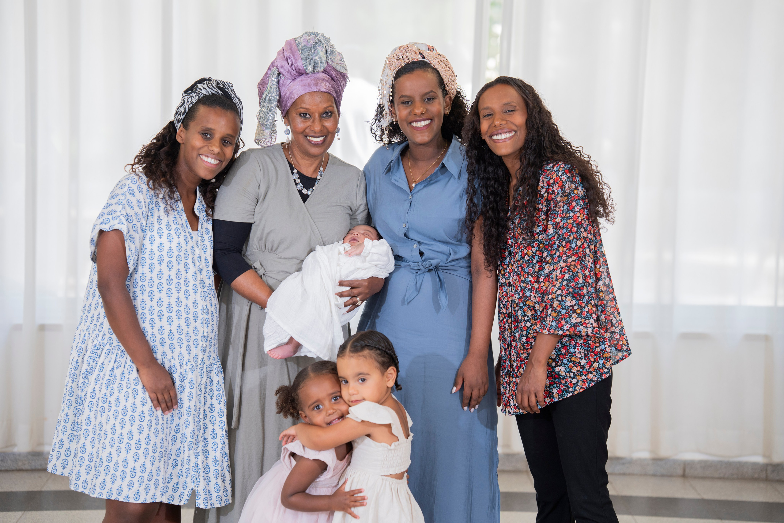 משפחת סלומון. יוסף מזרחי צילום חתונה, ברית וזוגיות. צלם מקצועי שאוהב להוציא אתכם הכי יפים ברגעים הכי מרגשים