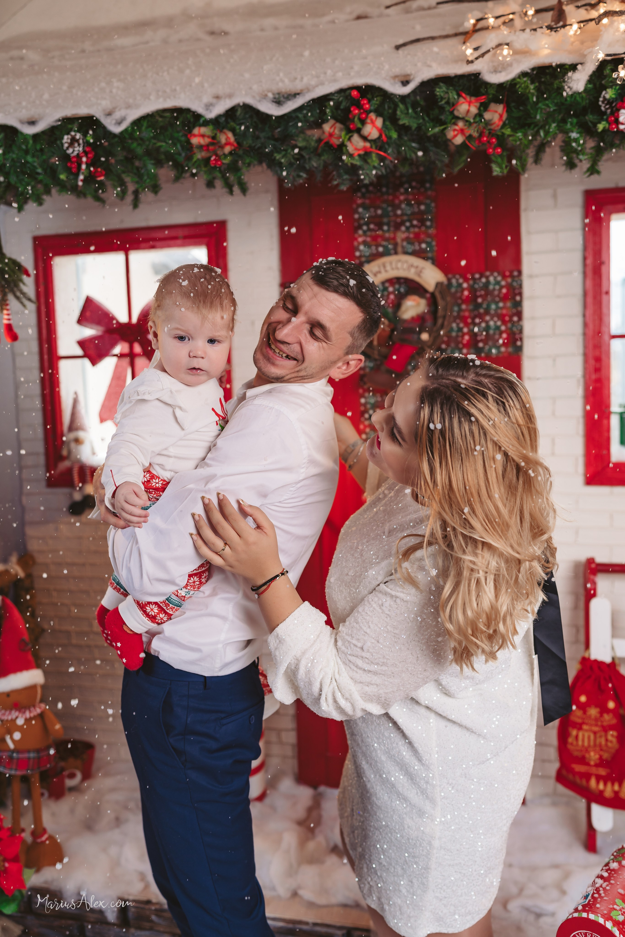 Crăciun în trei - Daniela Gabriel & Victor. Marius Alex fotograf de eveniment si portret din Suceava