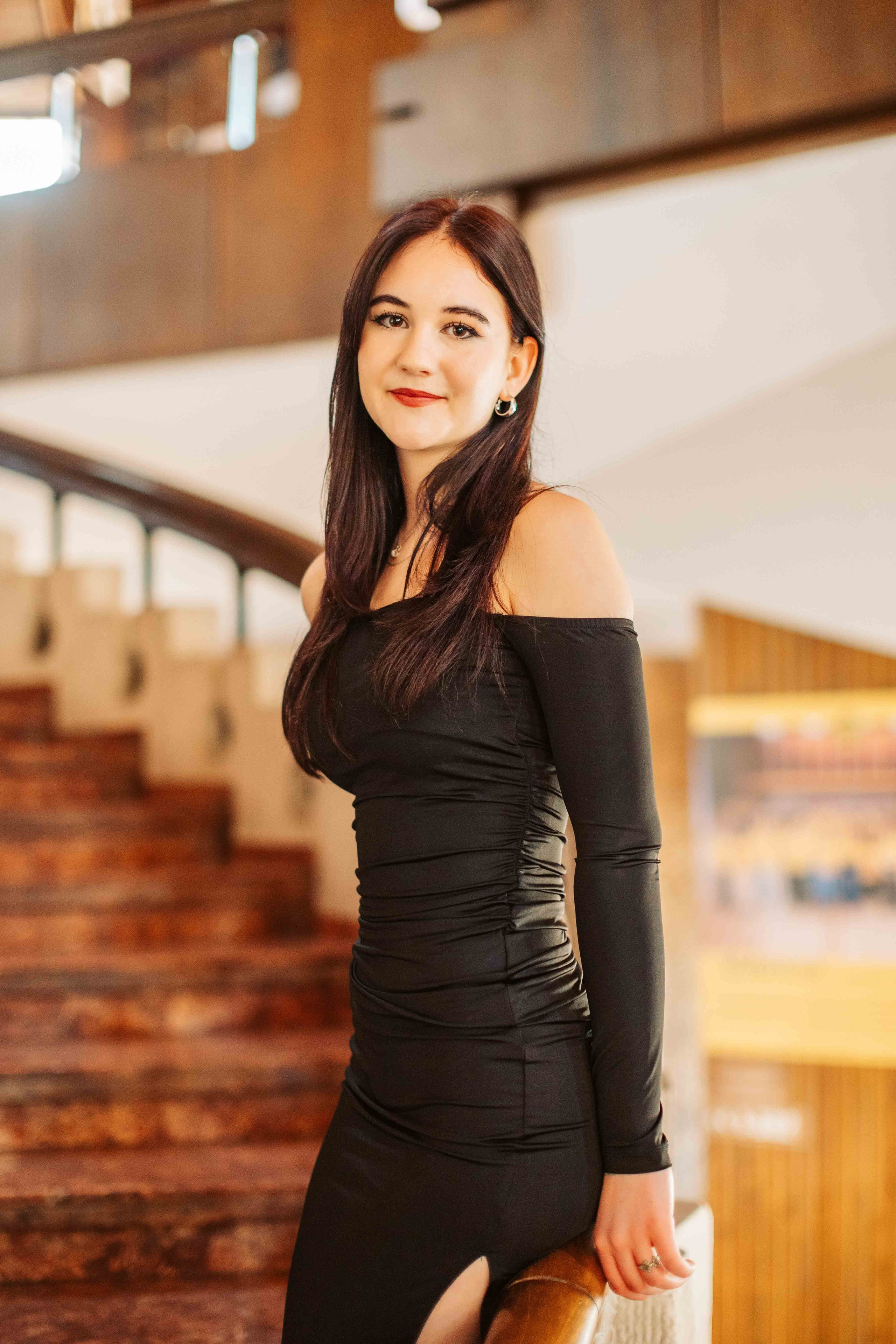 12C — Unirea. Contrast Studio