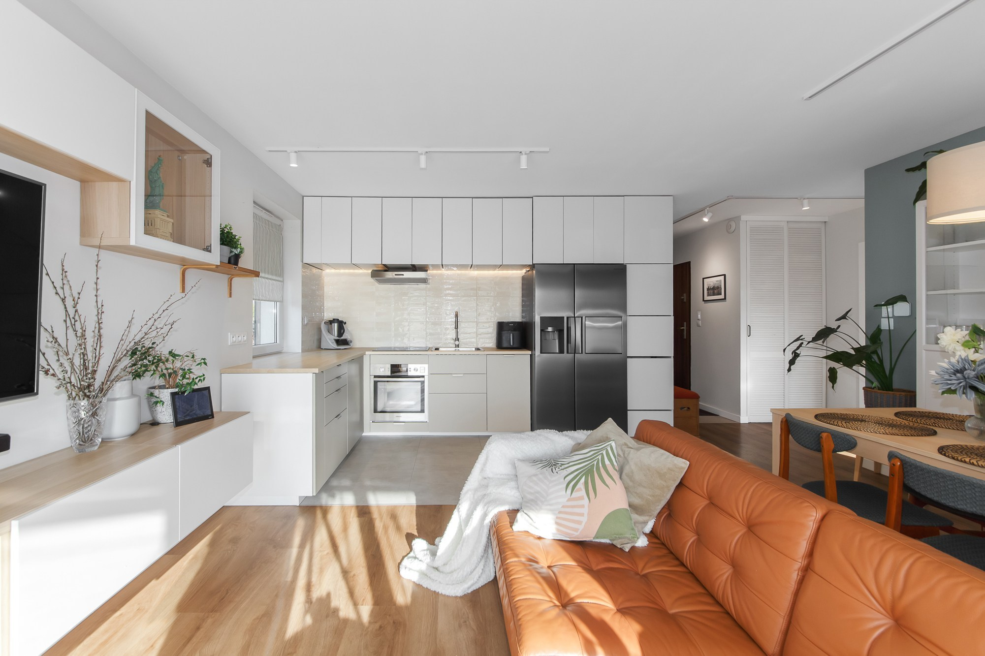 Fotografia nieruchomości, wnętrz, mieszkań, restauracji, biur i apartamentów. Wedding and portrait photographer in Poland Vitali Frozen