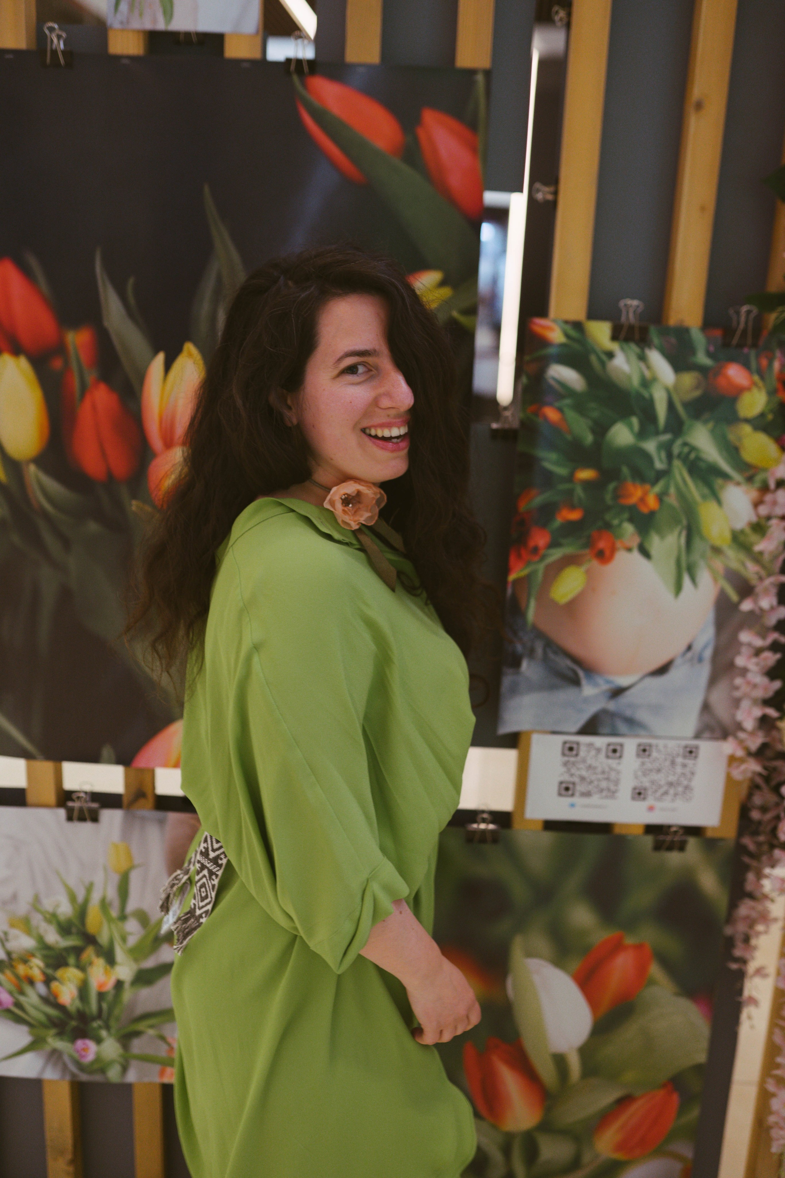 Expozitie Fotografie AFI BRASOVA fi Primăvară: Manifest Vizual despre Viață | Mădălina Beda. Madalina Beda- Artist vizual, fotograf, doula la nastere, consultant babywearing Brasov si in toata tara