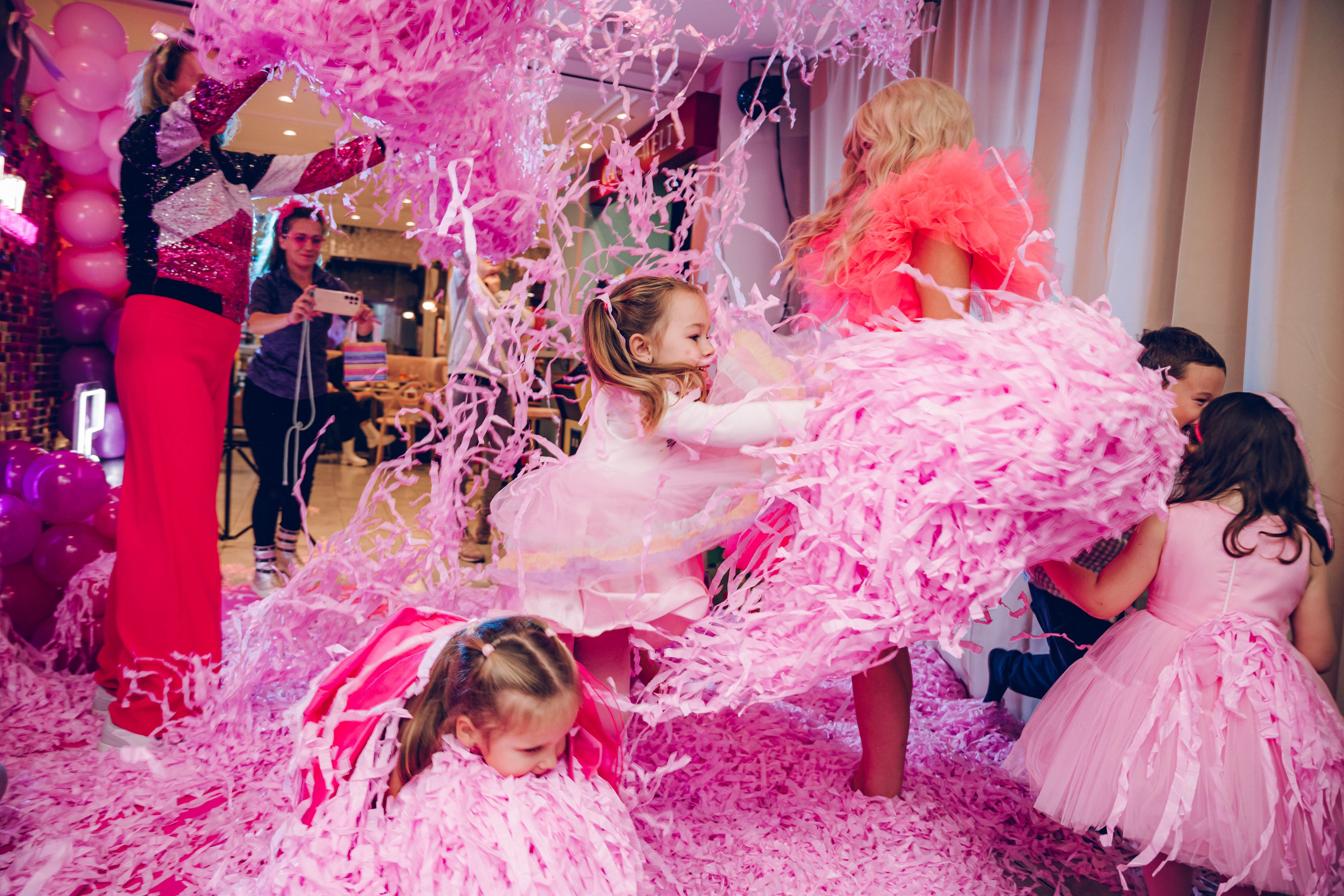 Geburtstag Party. Portrait family photographer in Berlin Elena Zakh