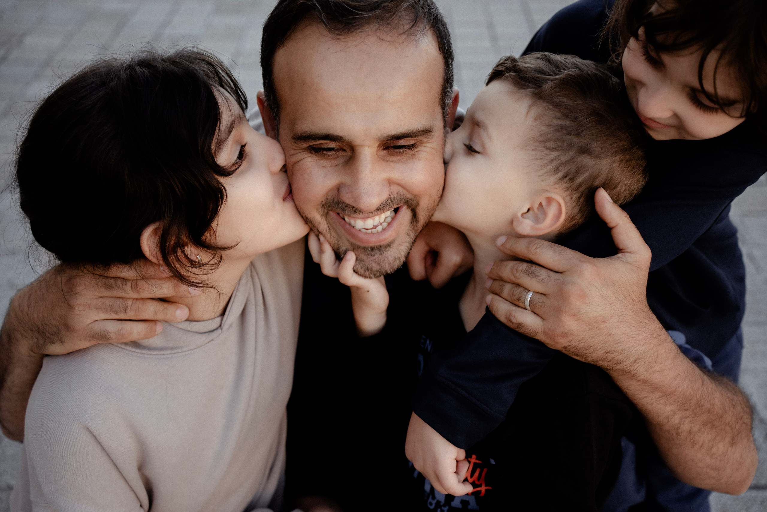 Love on Streets of Paris. Everwarm Photo and Video Studio